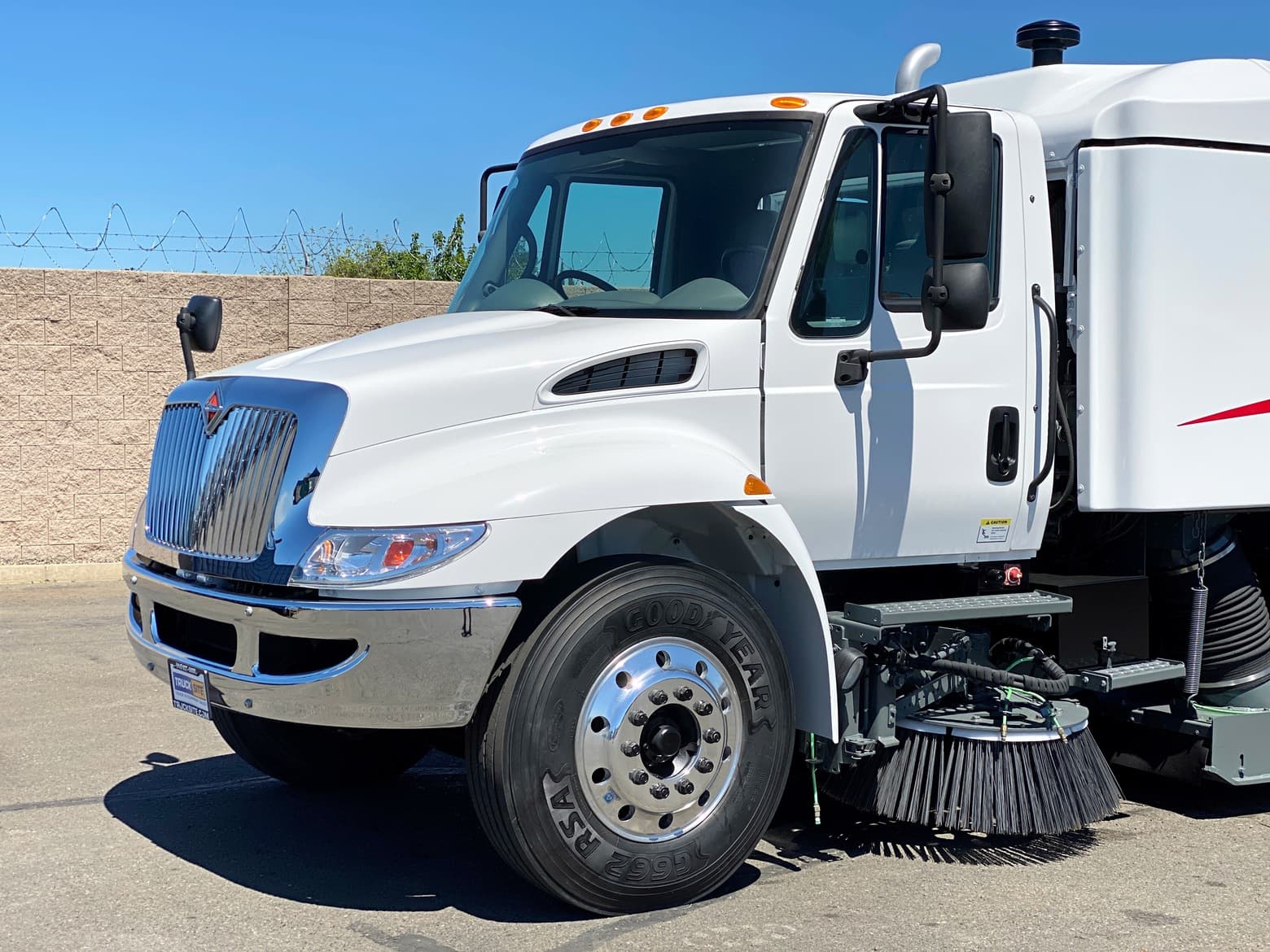 2011 International 4300 Elgin Crosswind Air Street Sweeper