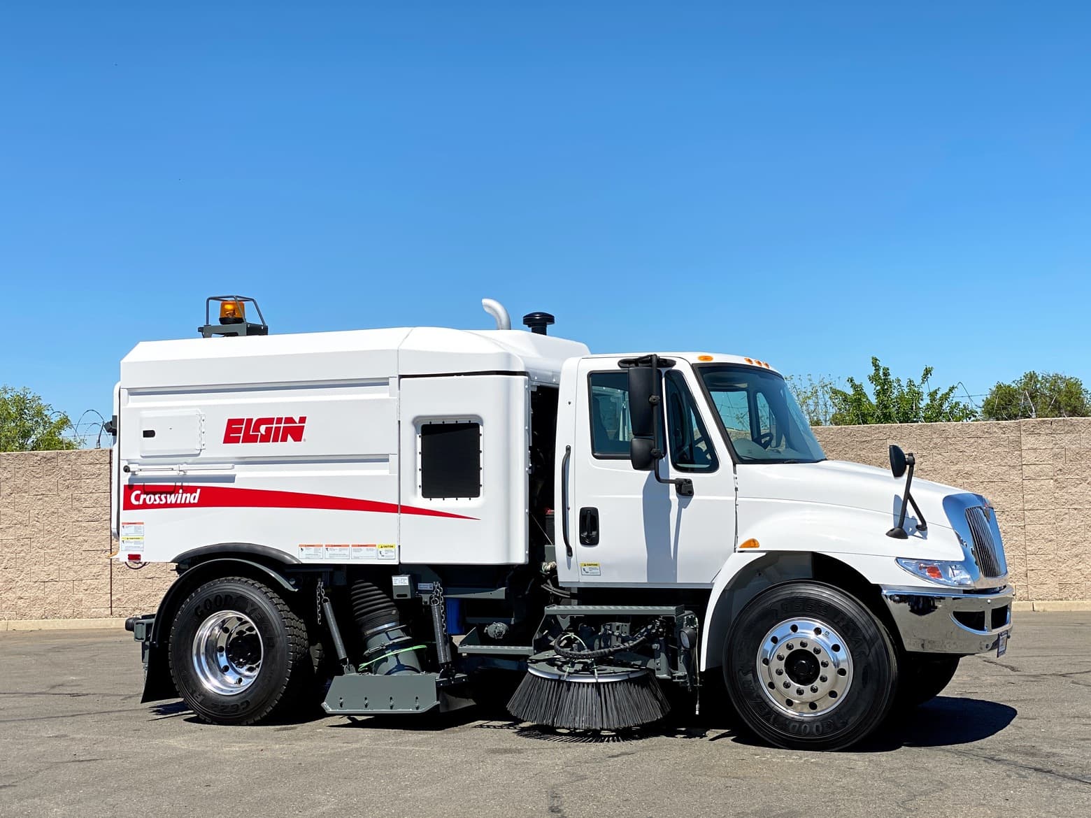 2011 International 4300 Elgin Crosswind Air Street Sweeper