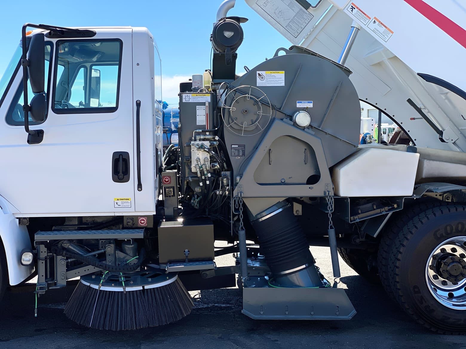 2011 International 4300 Elgin Crosswind Air Street Sweeper