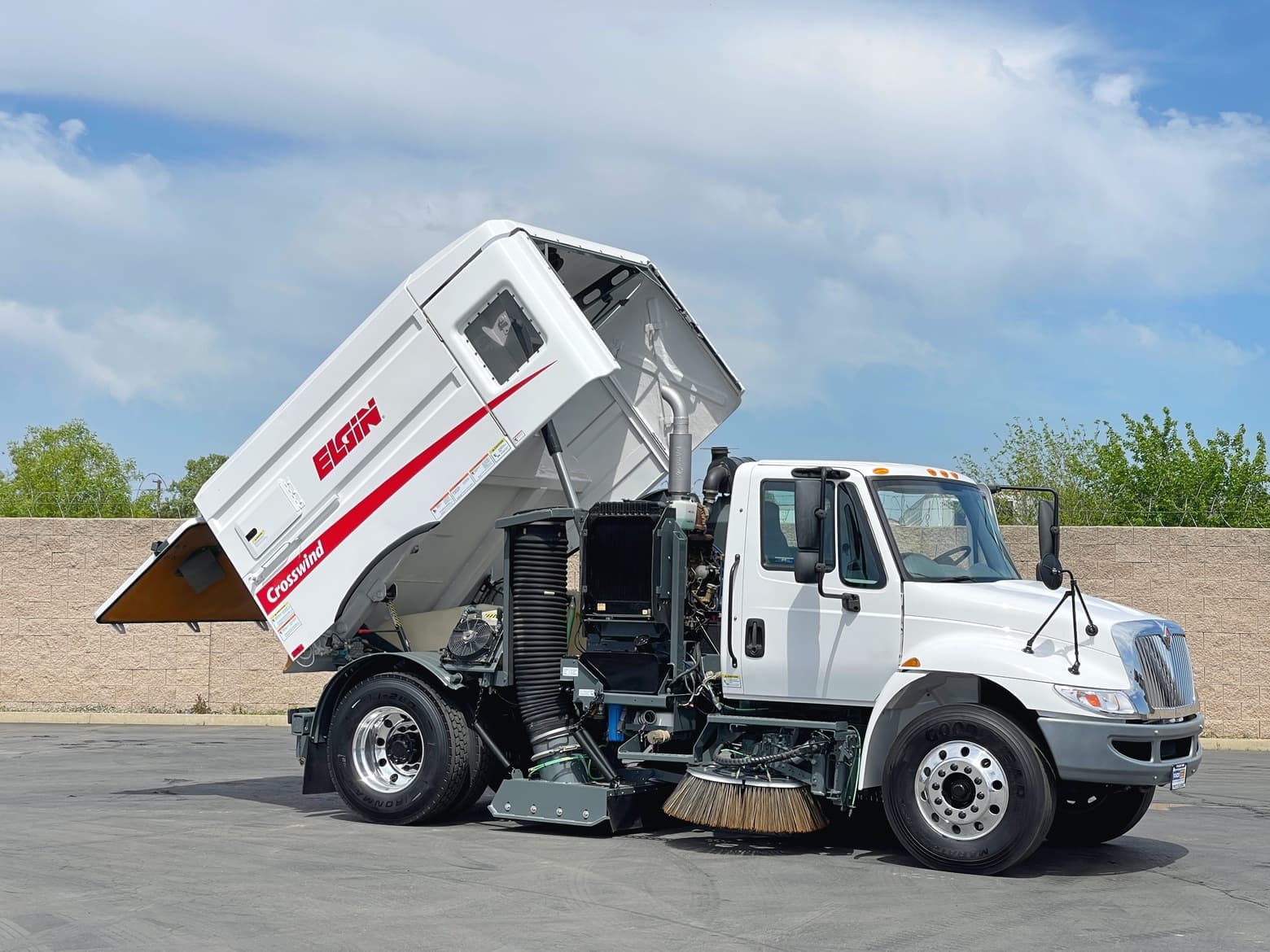 2011 International Elgin Crosswind Sweeper