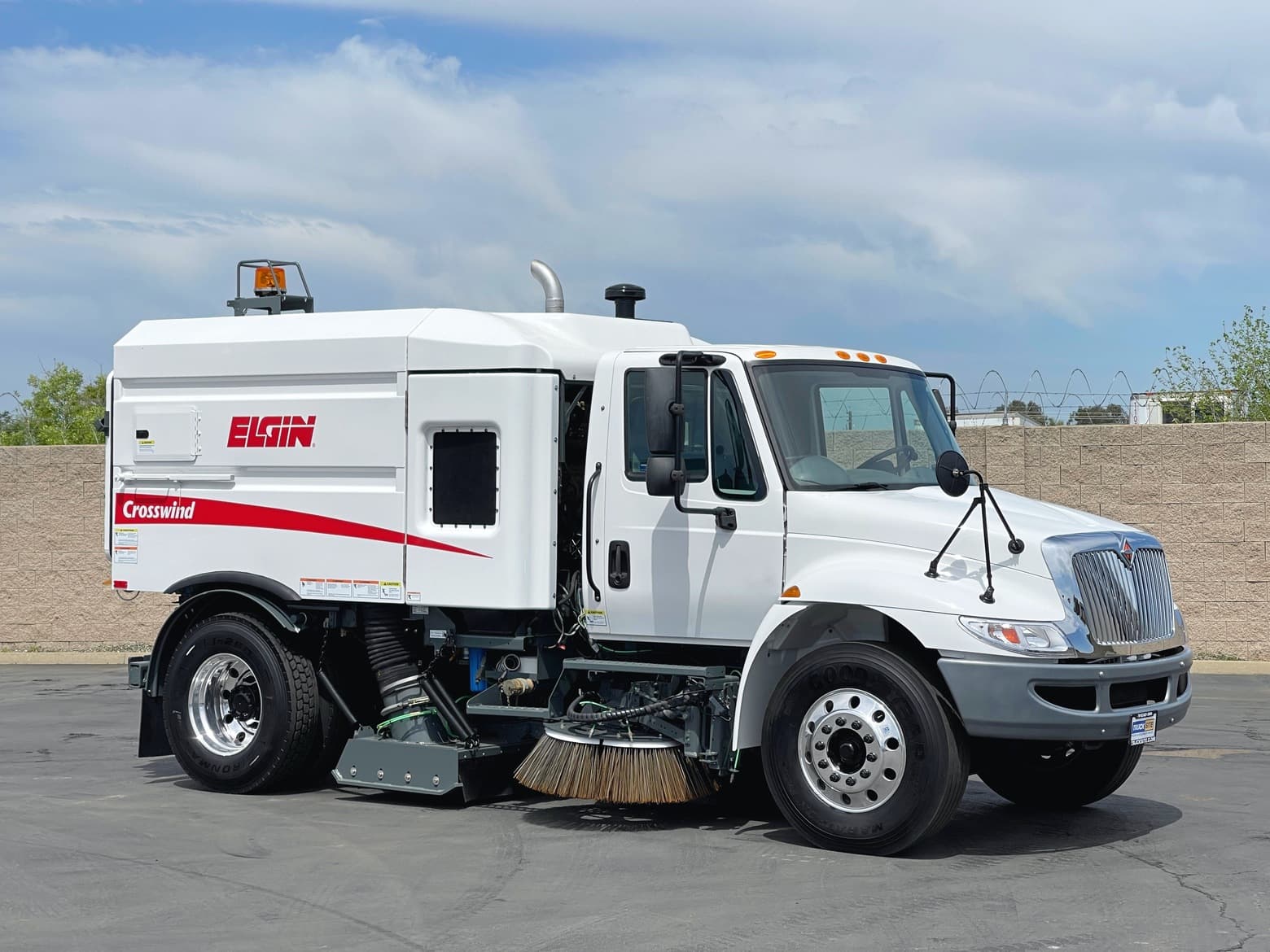 2011 International Elgin Crosswind Sweeper