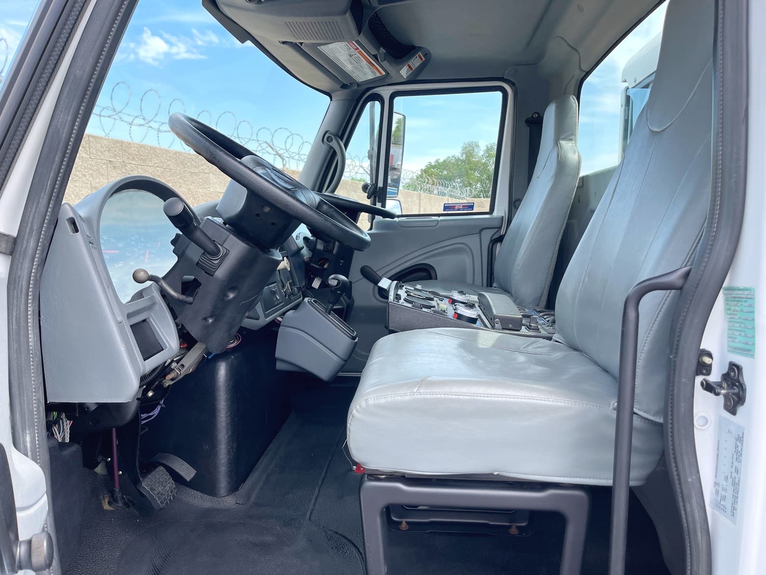 2011 International Elgin Crosswind Sweeper