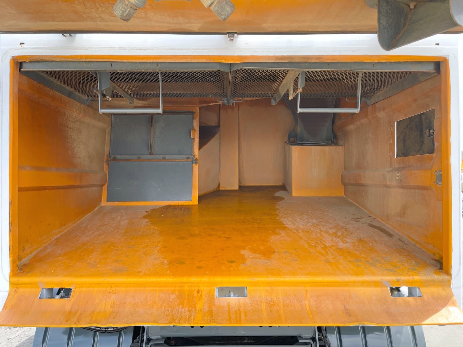 2011 International Elgin Crosswind Sweeper