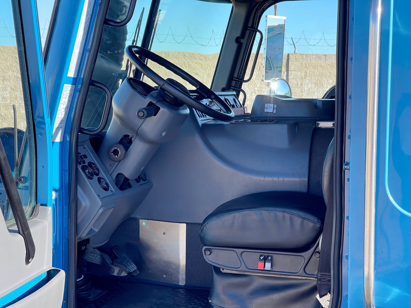 2011 Freightliner Vactor 2100 PD Combo Sewer Truck