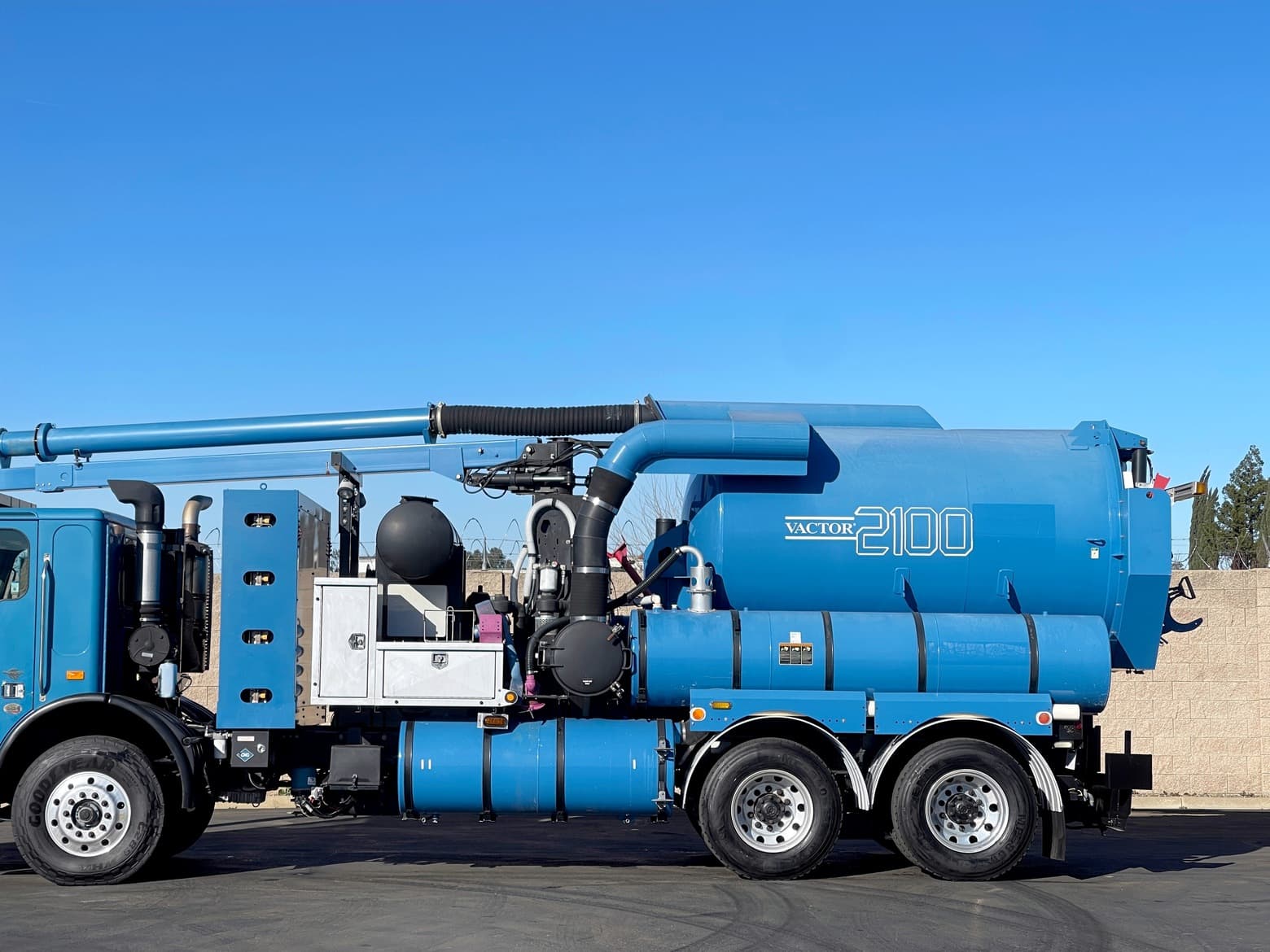 2011 Freightliner Vactor 2100 PD Combo Sewer Truck