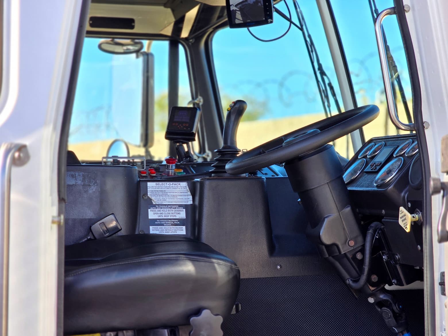 2017 Autocar Xpeditor Heil DuraPack ASL Garbage Truck