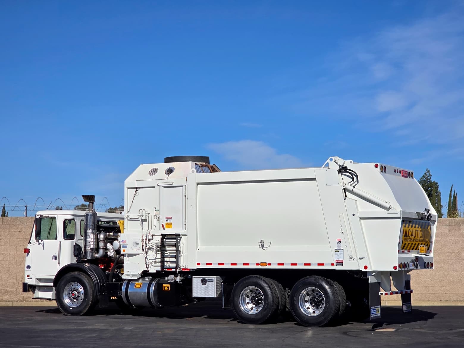 2017 Autocar Xpeditor Heil DuraPack ASL Garbage Truck