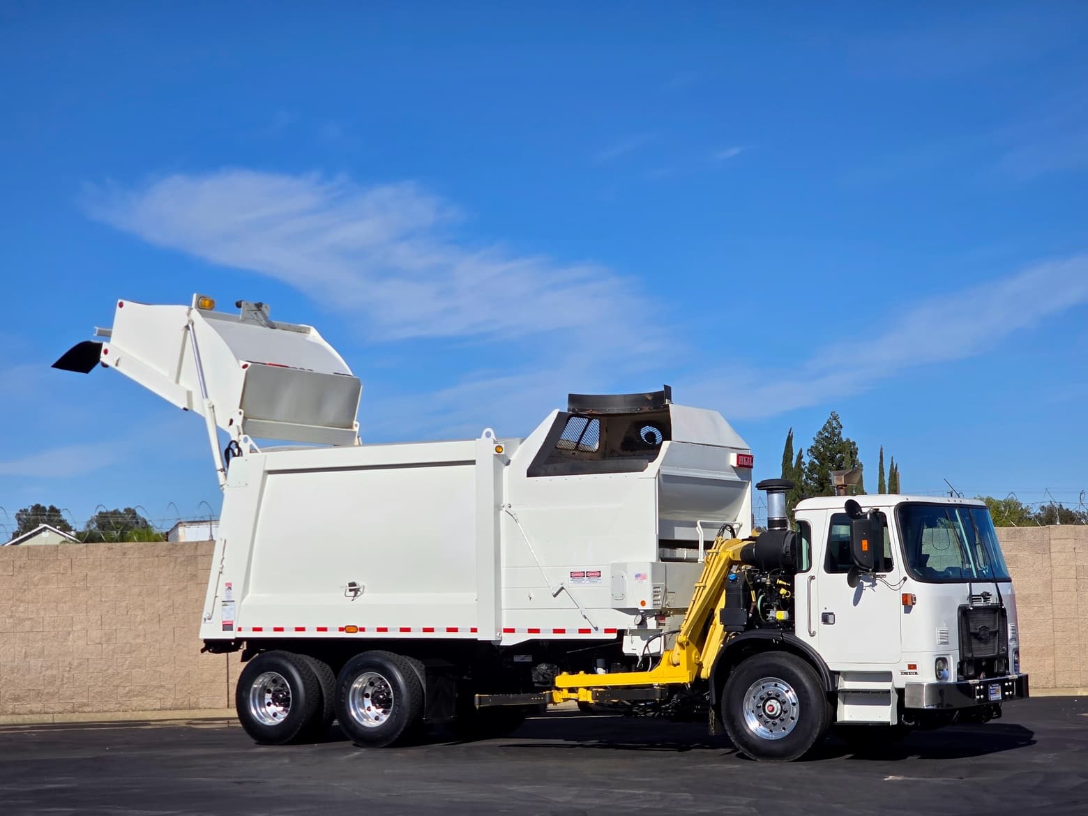 2017 Autocar Xpeditor Heil DuraPack ASL Garbage Truck