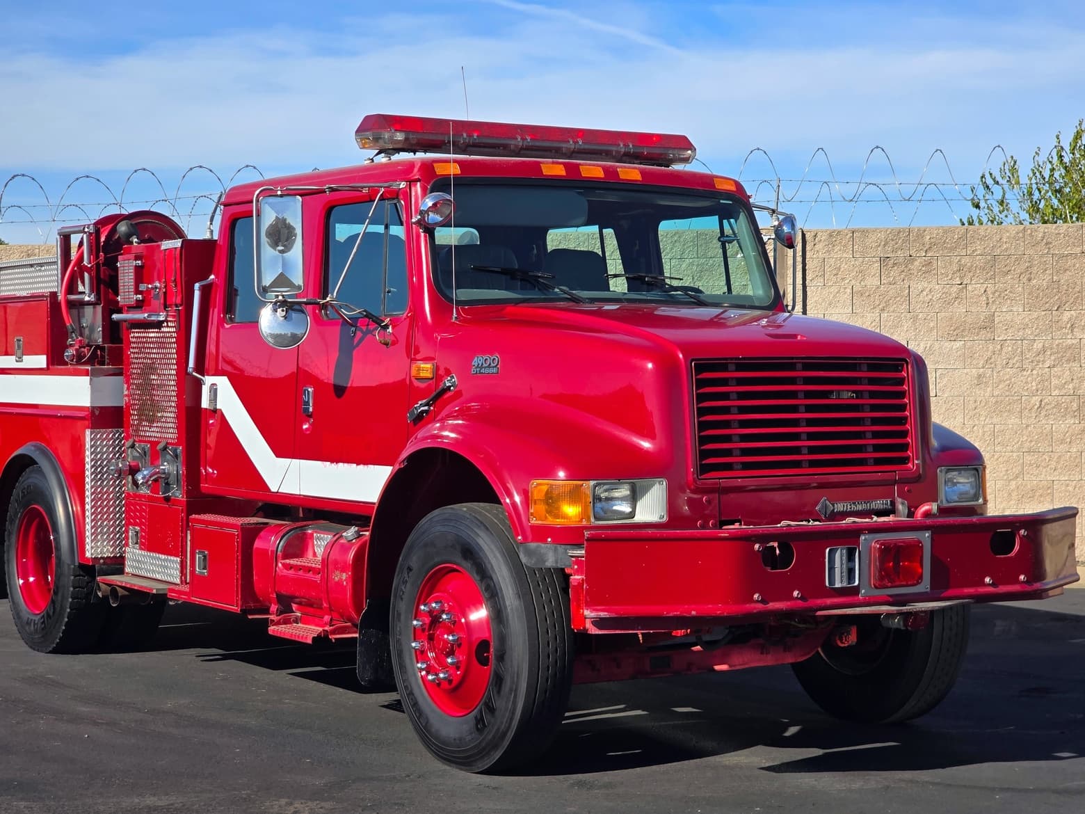 1999 International 4900 Type 3 Fire Pumper