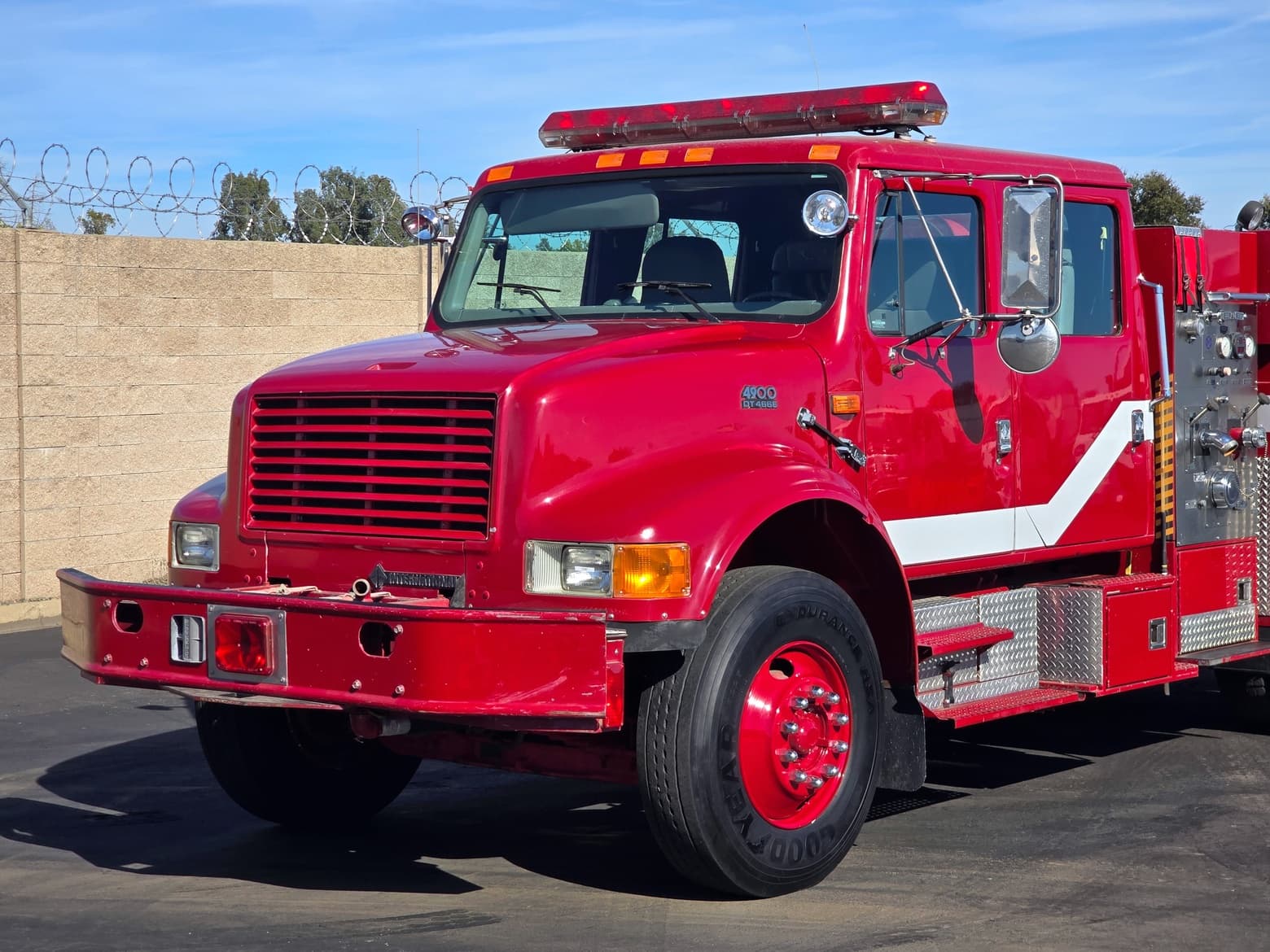 1999 International 4900 Type 3 Fire Pumper