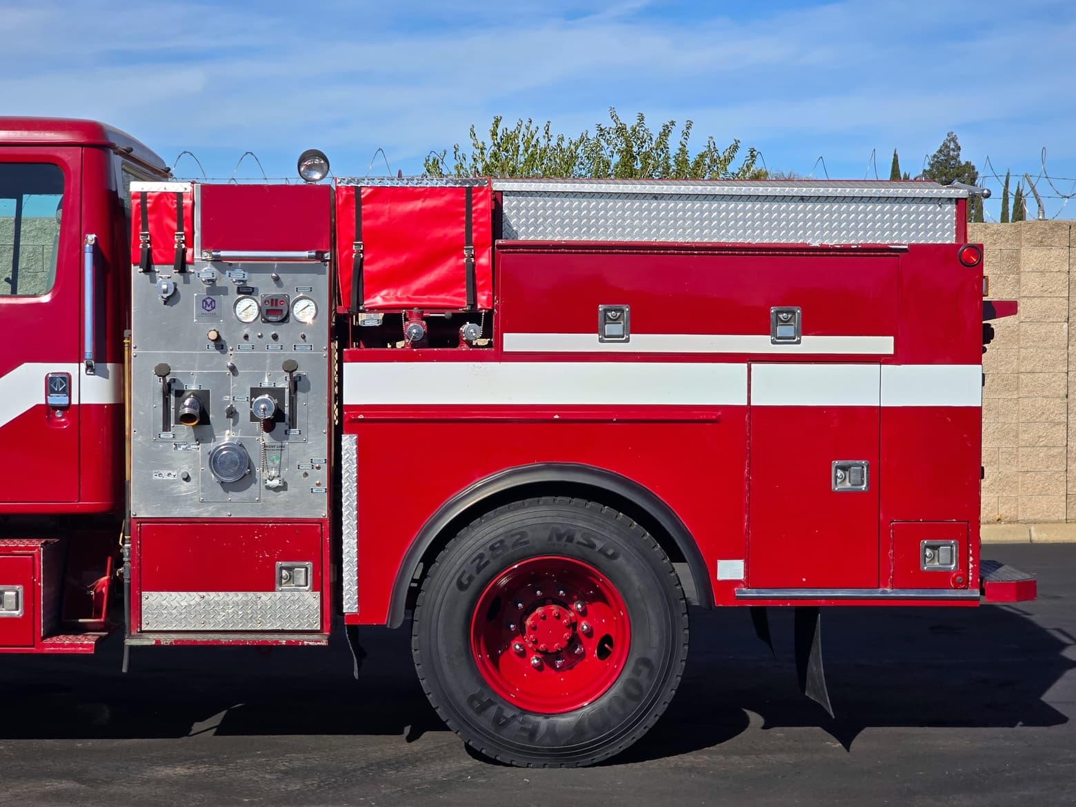 1999 International 4900 Type 3 Fire Pumper