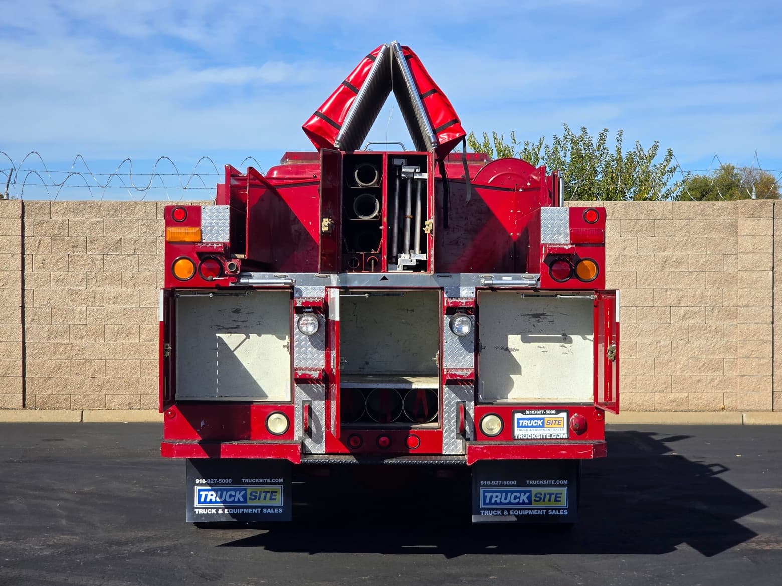 1999 International 4900 Type 3 Fire Pumper