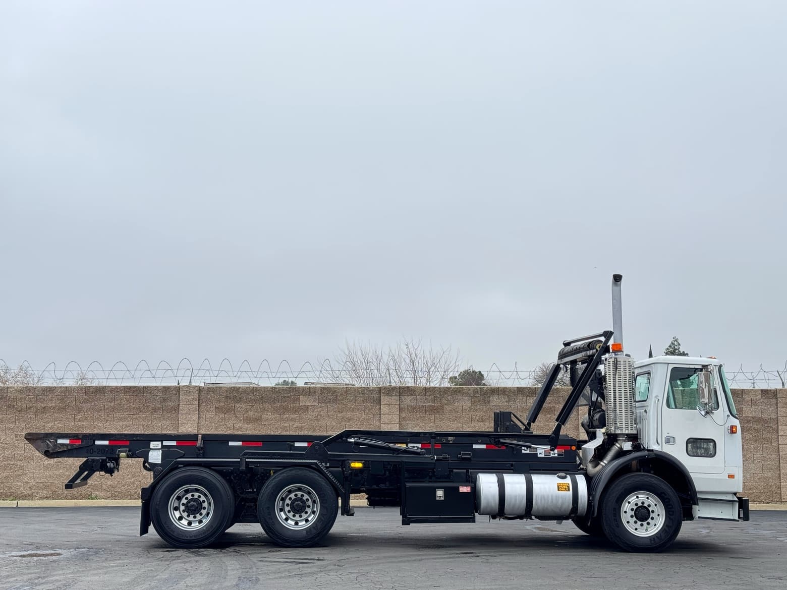 2007 Autocar Xpeditor Galbreath AFCA-TM6-24 Roll Off