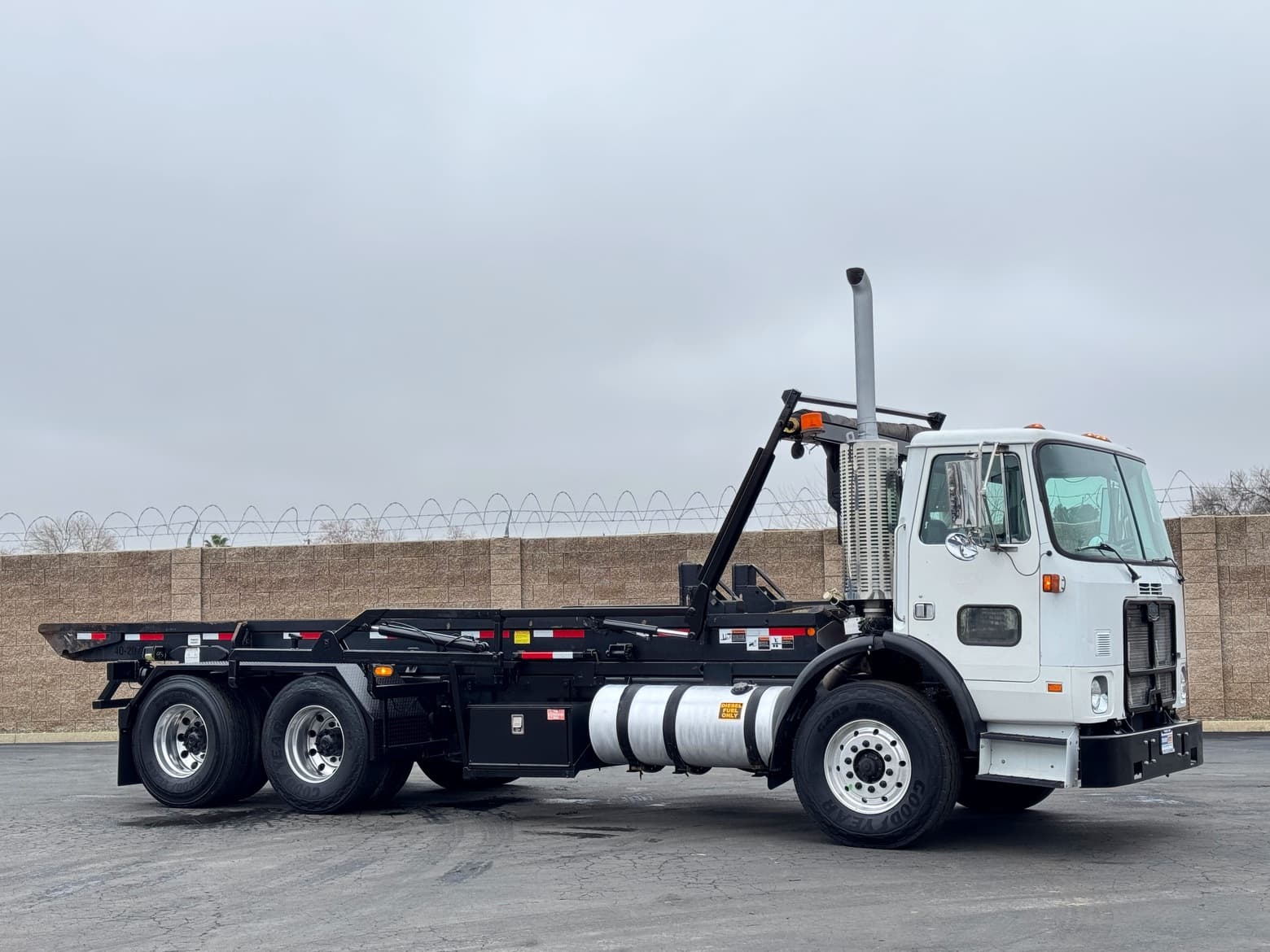 2007 Autocar Xpeditor Galbreath AFCA-TM6-24 Roll Off
