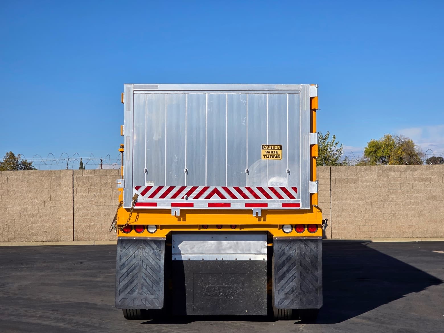 2020 East Manufacturing 40' Steel Tub Tandem Dump Trailer