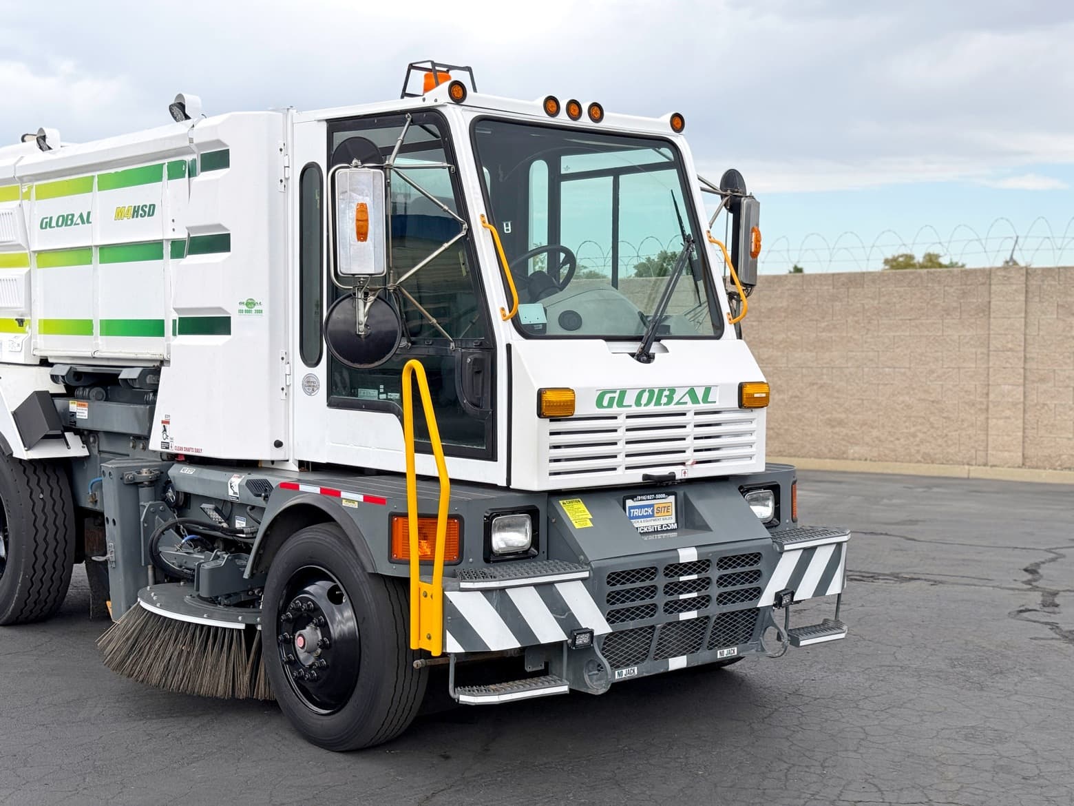 2018 Global M4HSD Mechanical Broom Street Sweeper