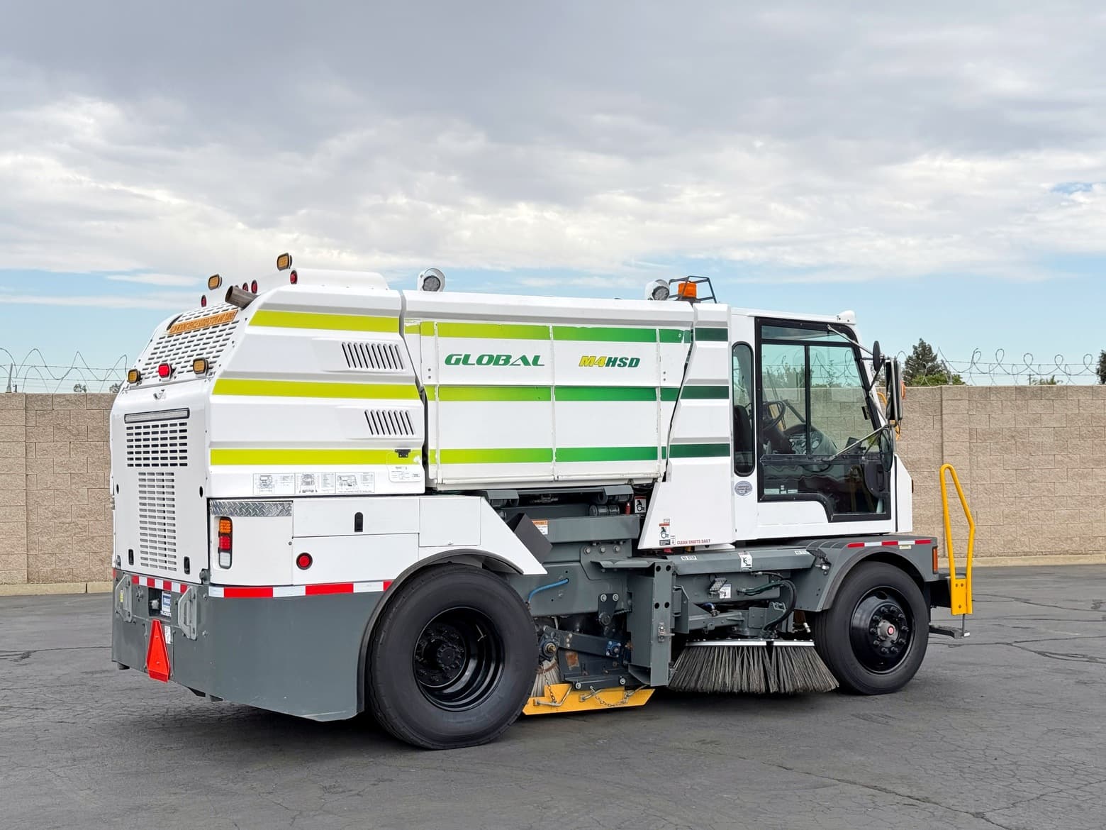2018 Global M4HSD Mechanical Broom Street Sweeper