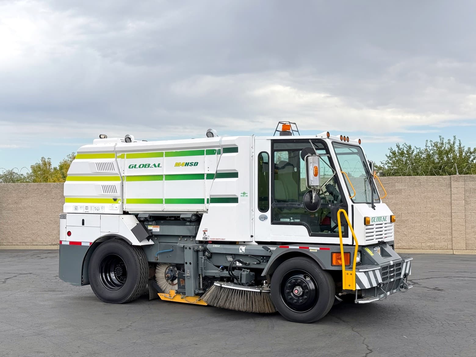2018 Global M4HSD Mechanical Broom Street Sweeper