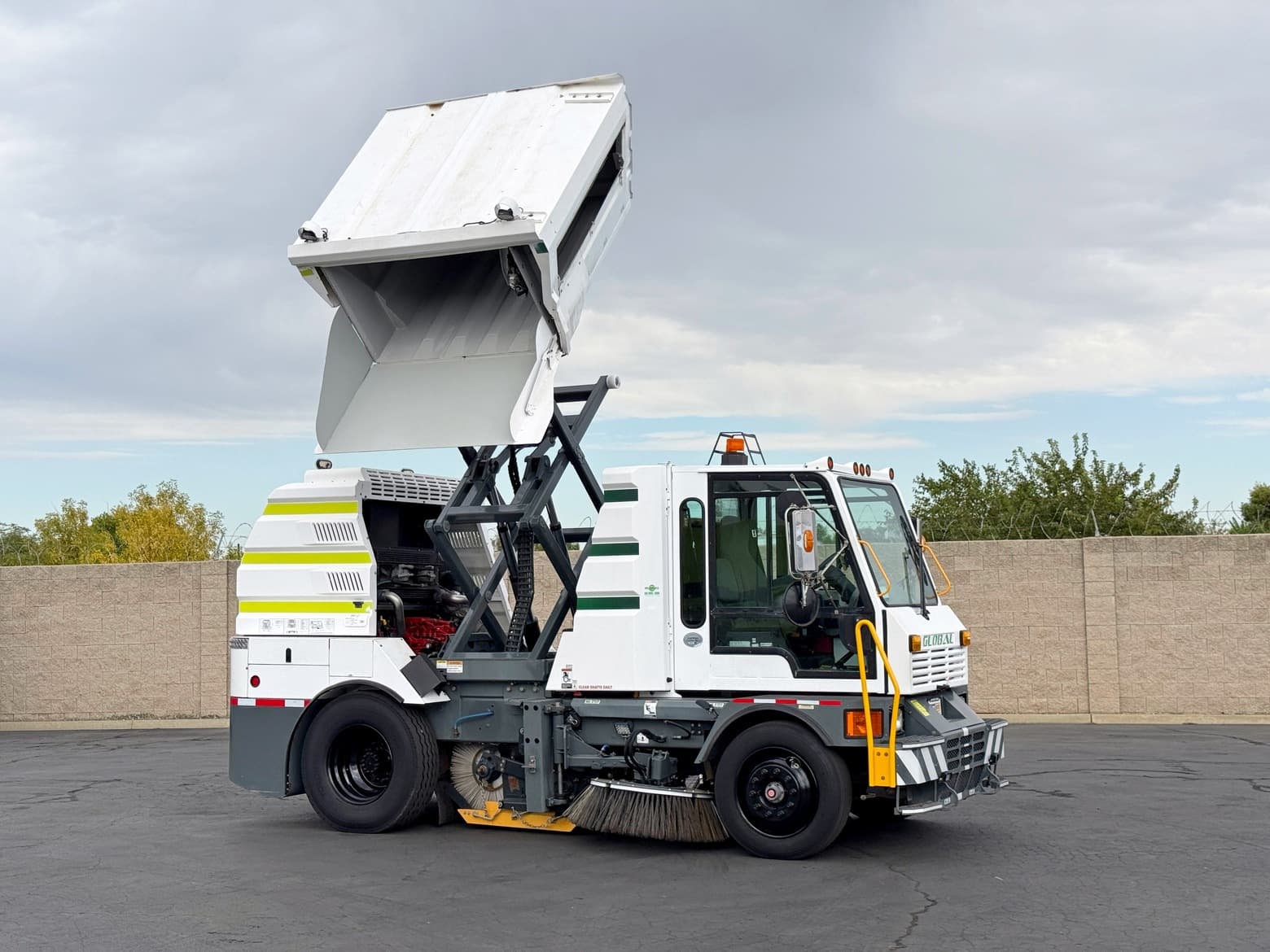 2018 Global M4HSD Mechanical Broom Street Sweeper
