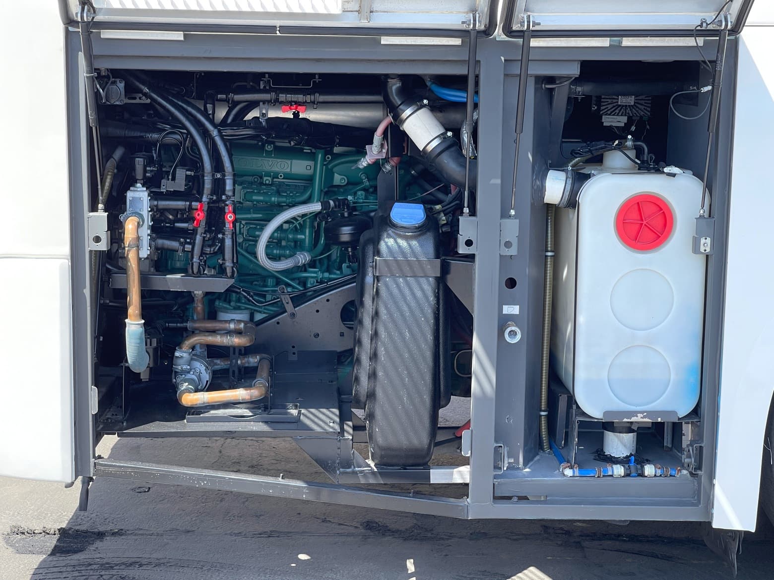 2013 Volvo 9700 54 Passenger Coach Bus