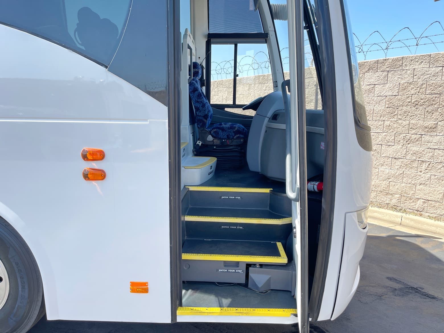 2013 Volvo 9700 54 Passenger Coach Bus