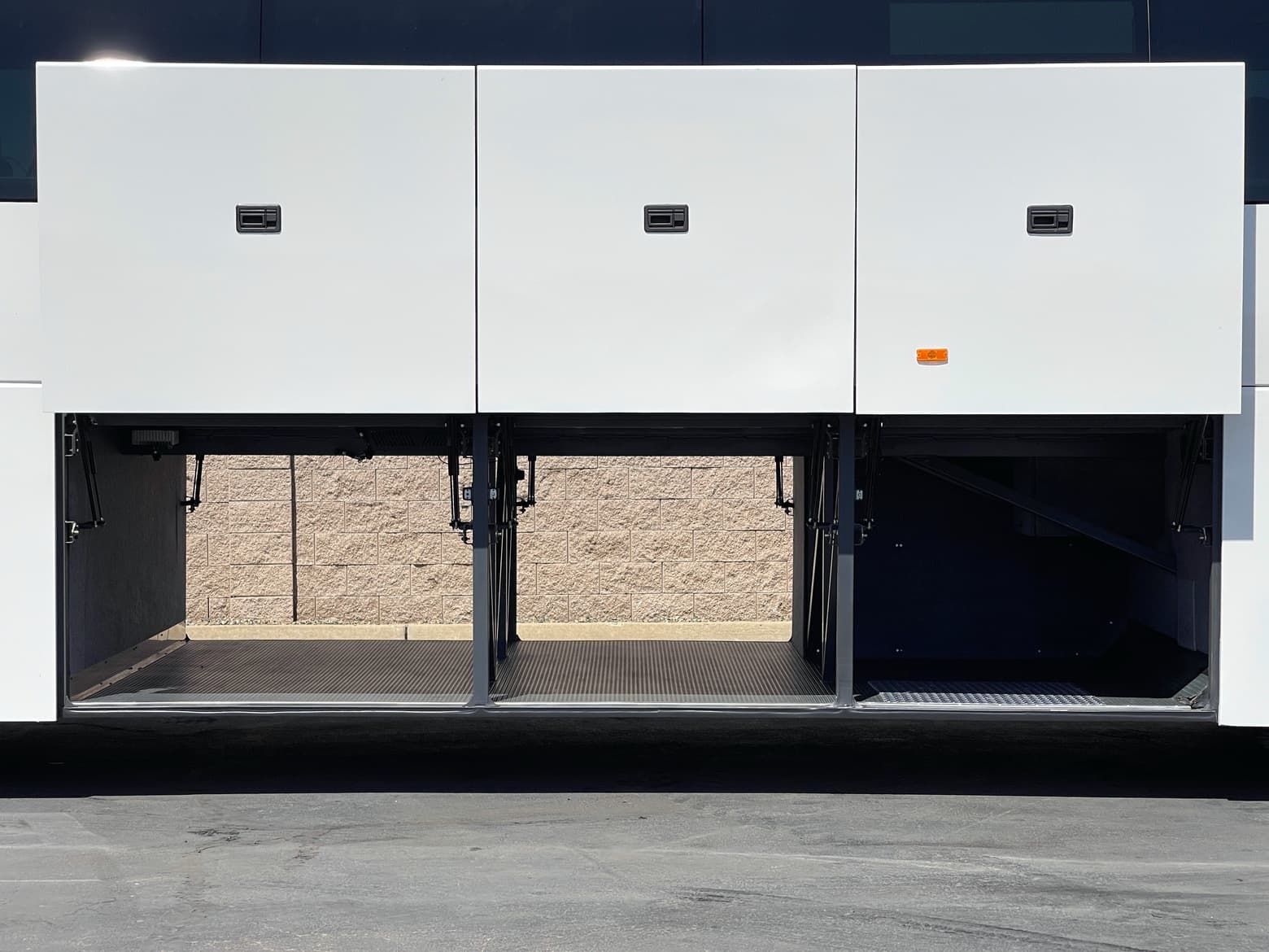 2013 Volvo 9700 54 Passenger Coach Bus