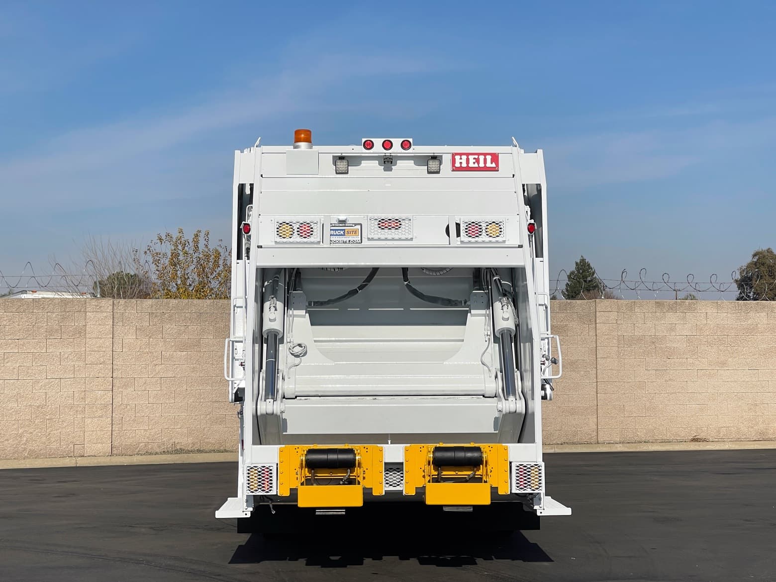 2013 CCC Heil MultiPack 33 YD Side Loader & Rear Loader