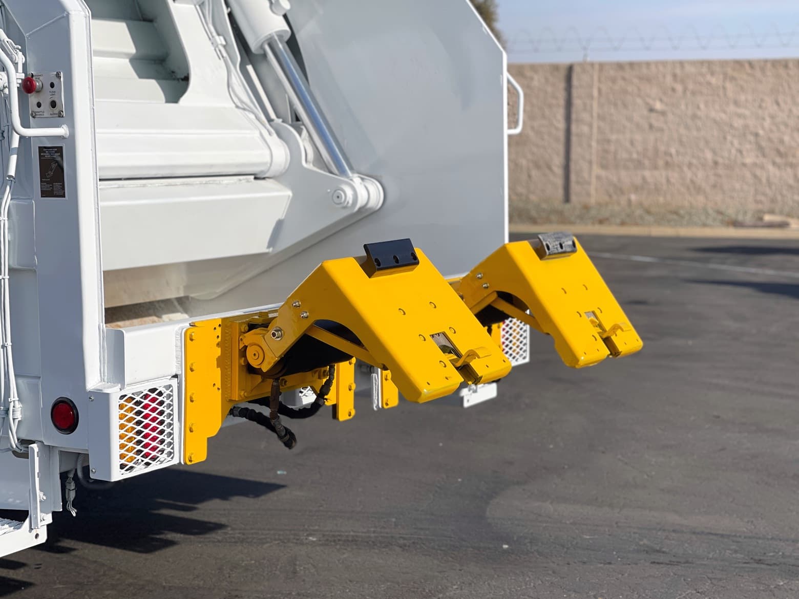 2013 CCC Heil MultiPack 33 YD Side Loader & Rear Loader