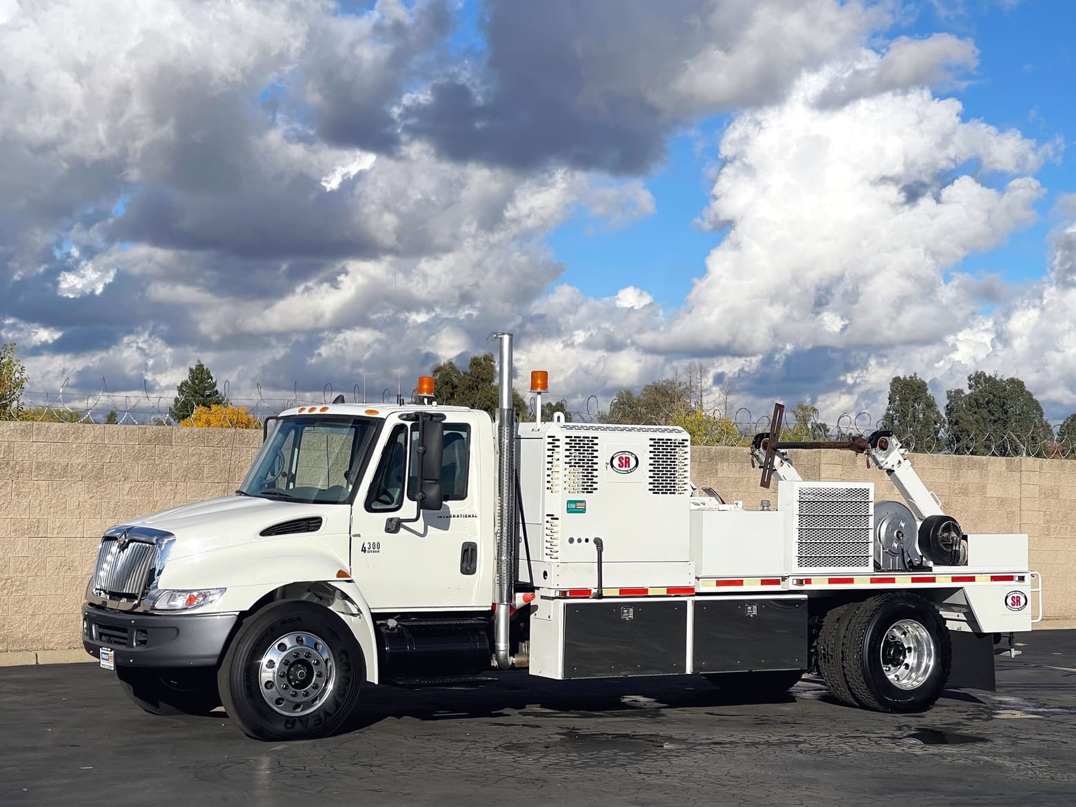 2007 International 4300 Sherman & Reilly Telecom Blower Truck