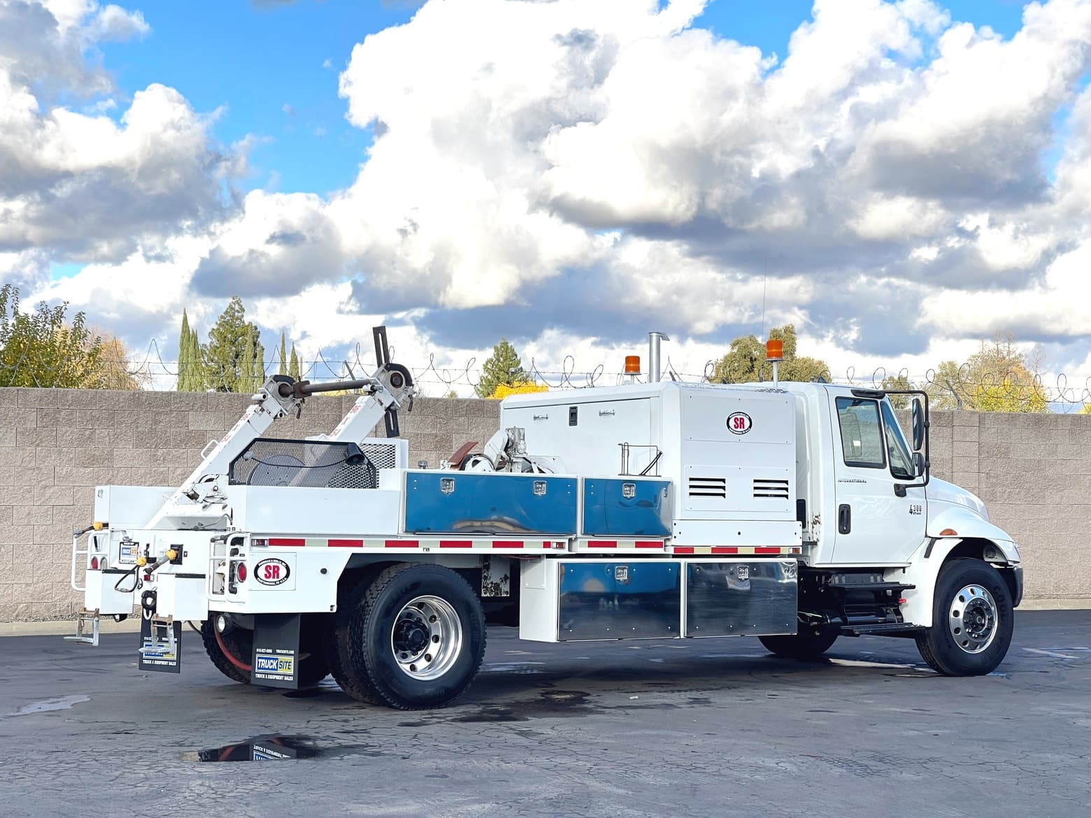 2007 International 4300 Sherman & Reilly Telecom Blower Truck