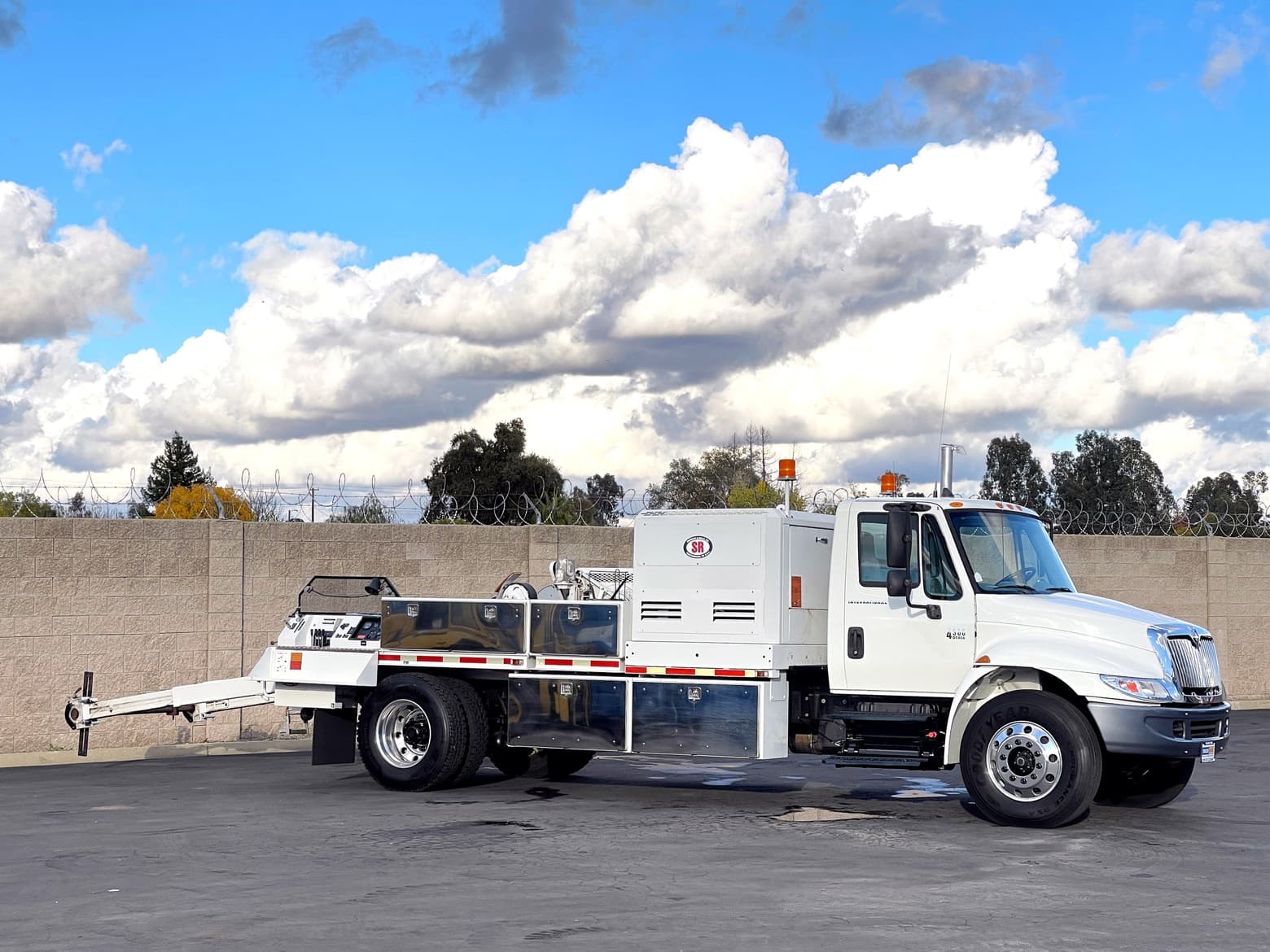 2007 International 4300 Sherman & Reilly Telecom Blower Truck