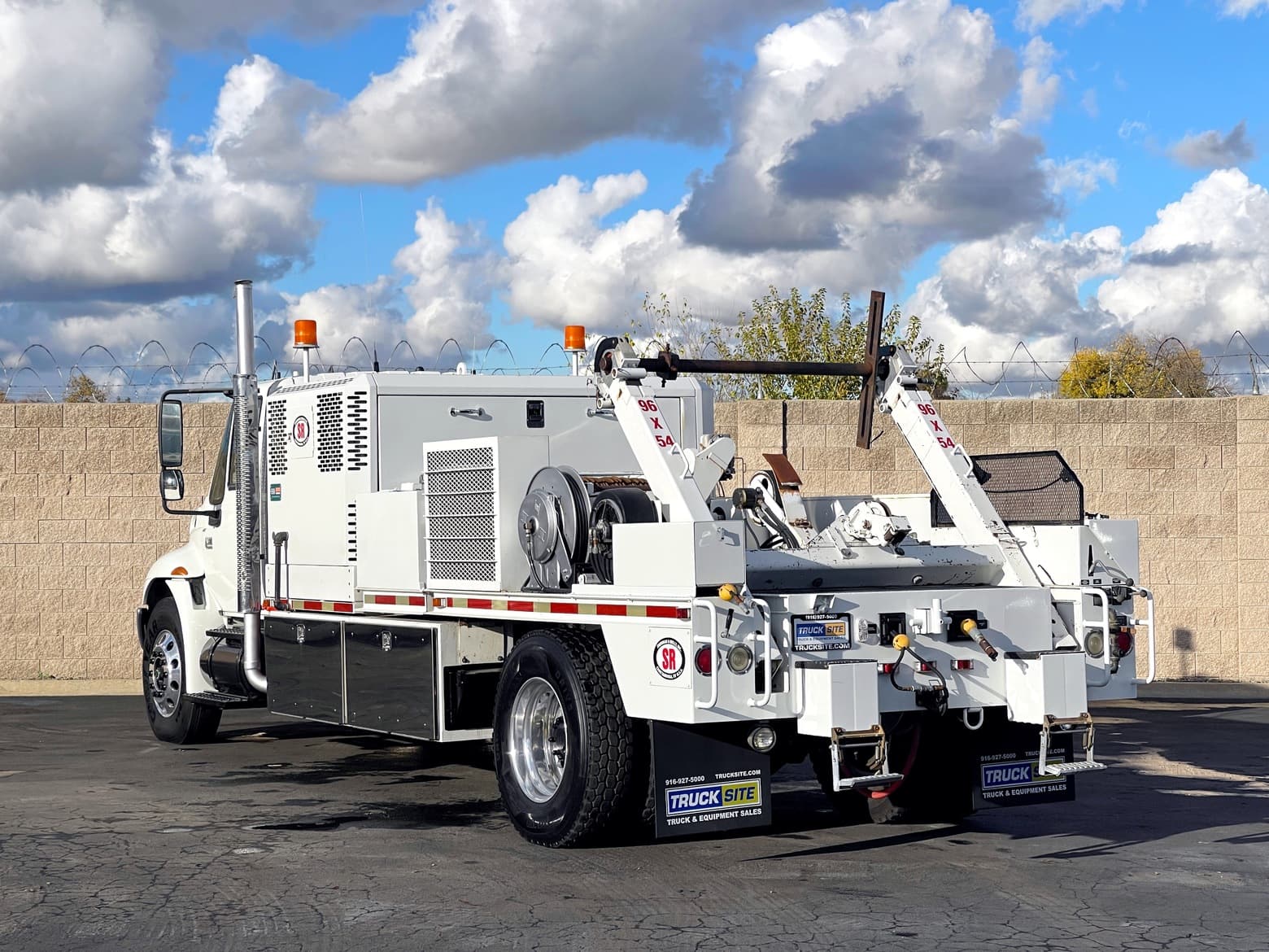 2007 International 4300 Sherman & Reilly Telecom Blower Truck