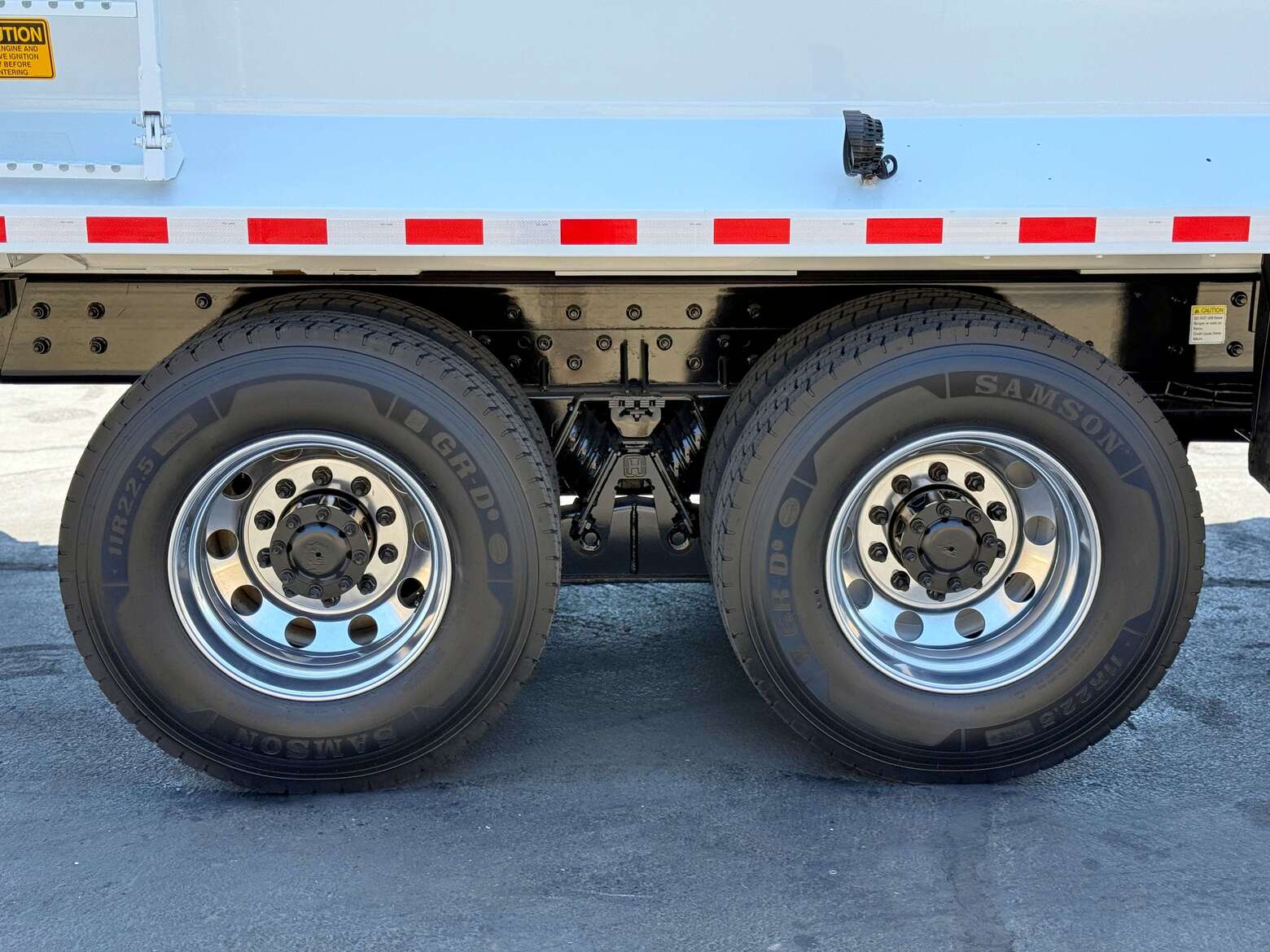 2014 CCC LET McNeilus CNG 40 YD Front Load Garbage Truck