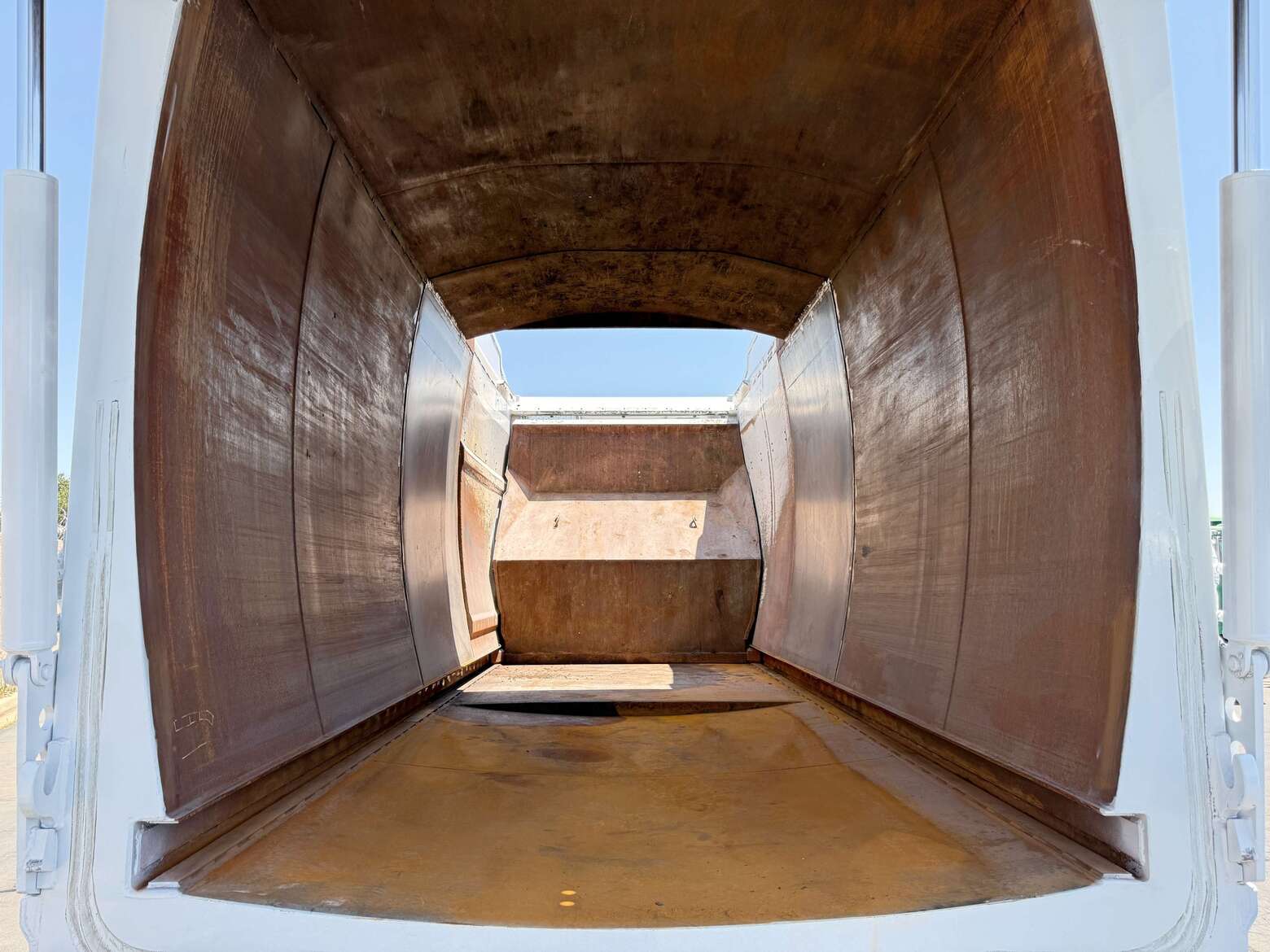 2014 CCC LET McNeilus CNG 40 YD Front Load Garbage Truck