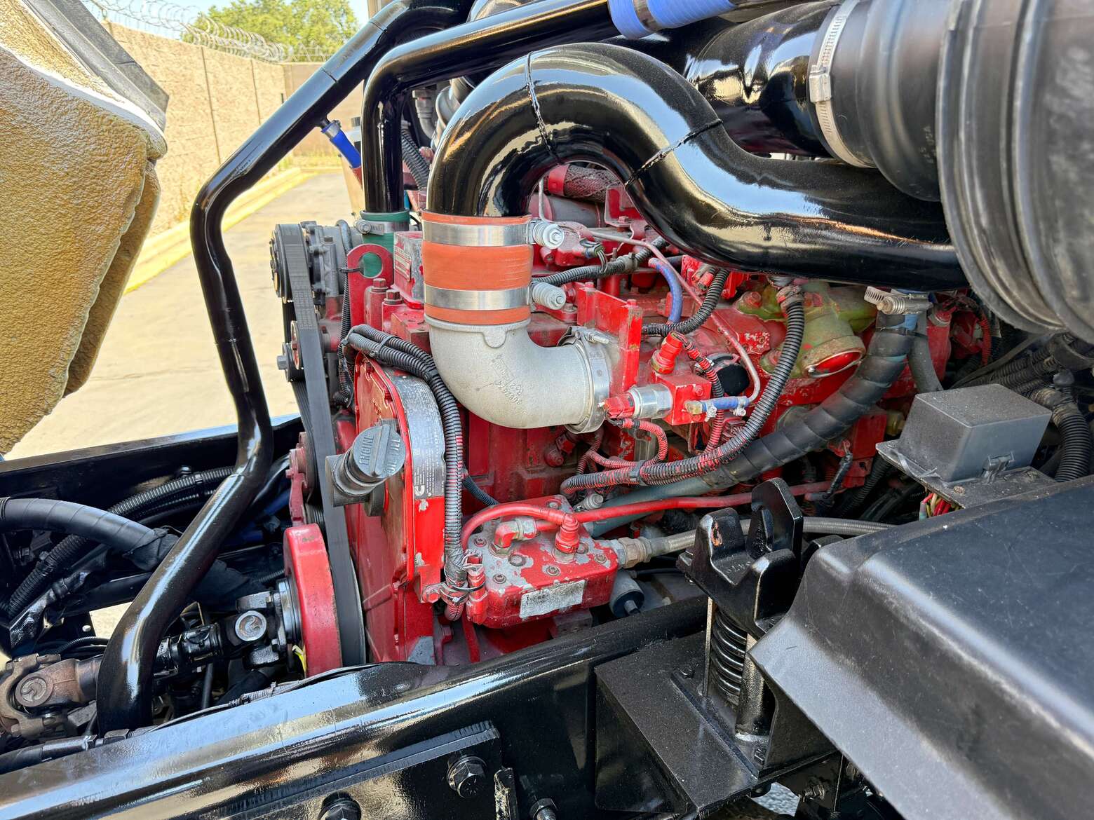 2014 CCC LET McNeilus CNG 40 YD Front Load Garbage Truck