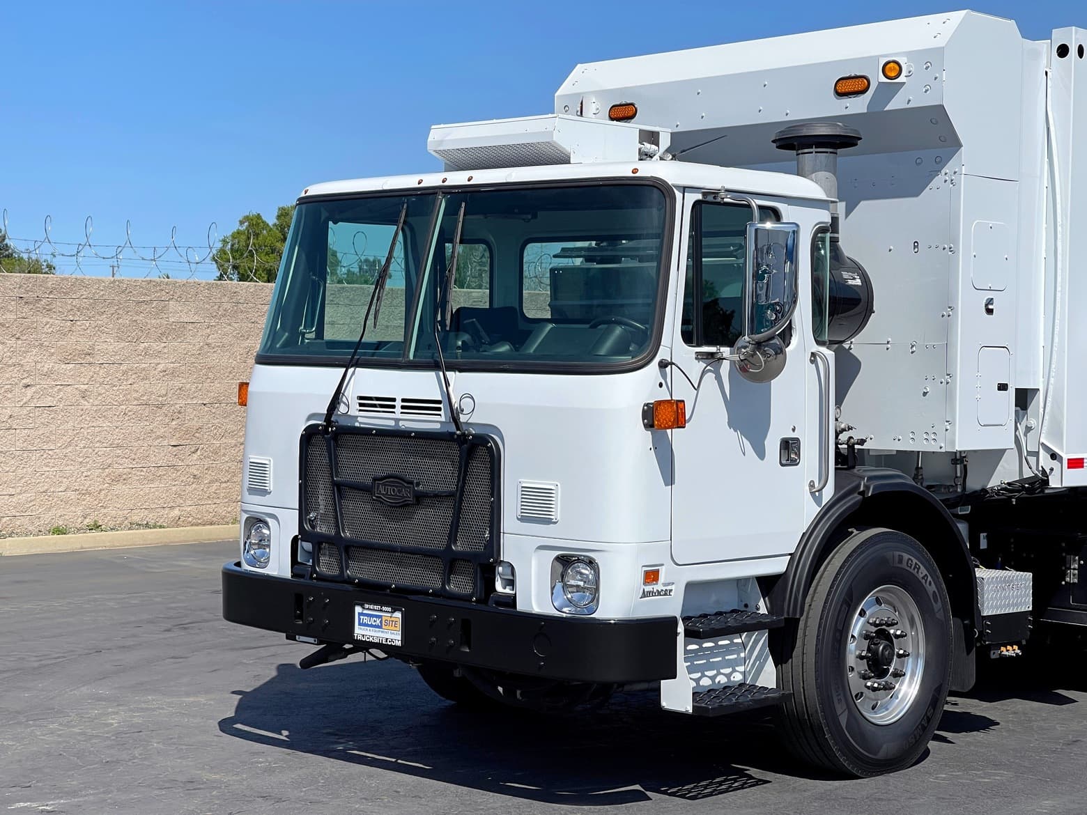 2023 Autocar Xpeditor EZ Pack G300 20 YD Rear Load Garbage Truck
