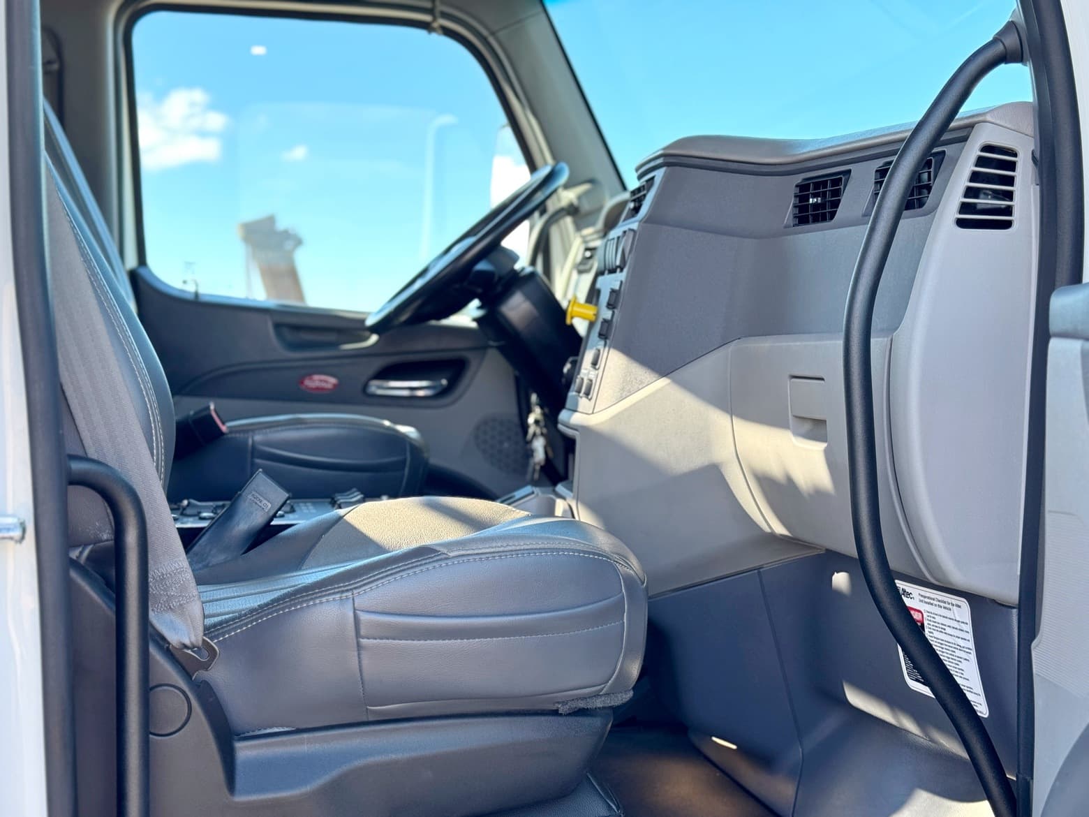 2017 Peterbilt 567 6x6 Altec HW145 Insulator Washer