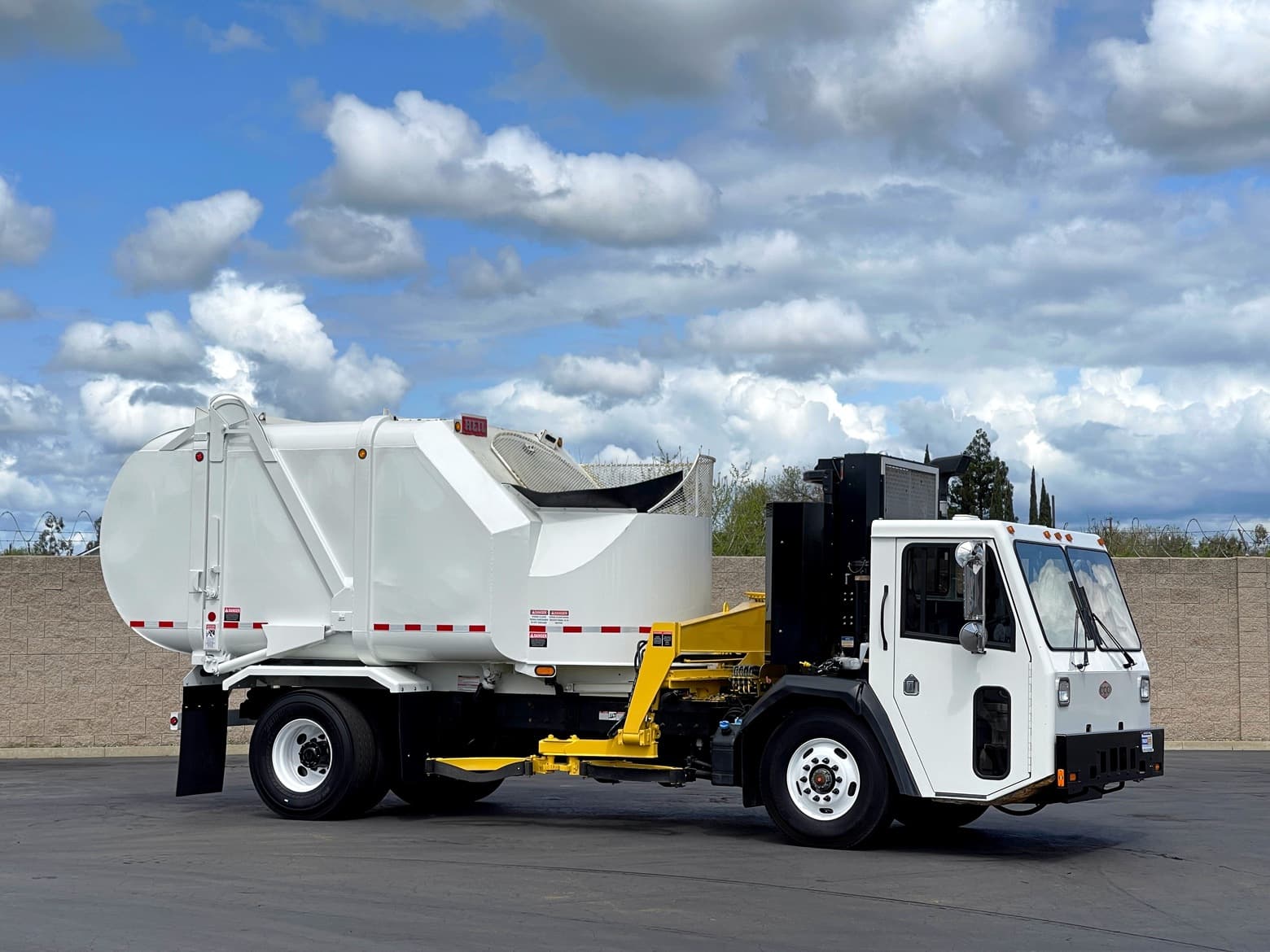 2017 CCC Heil Rapid Rail 22 YD ASL Garbage Truck