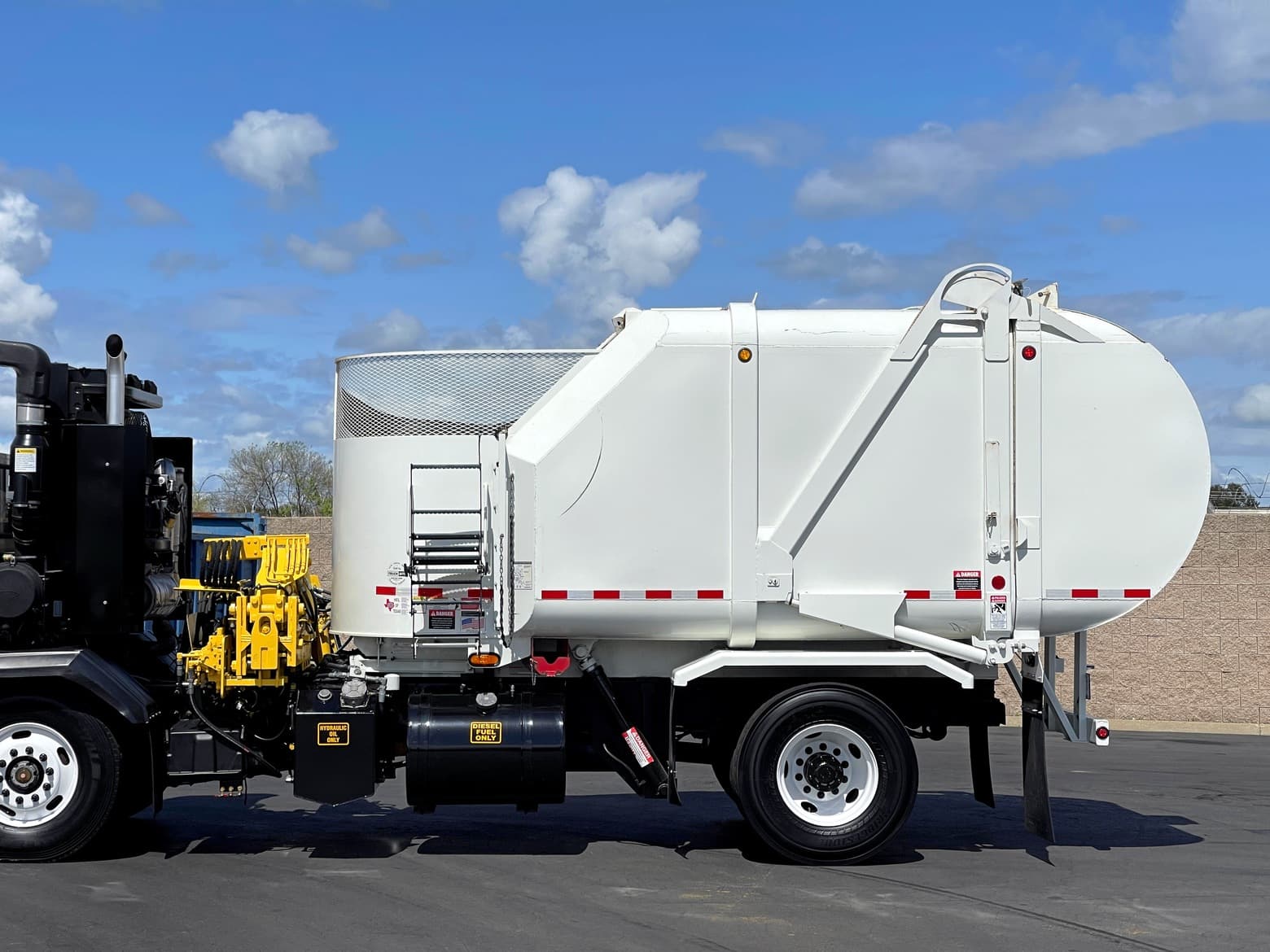 2017 CCC Heil Rapid Rail 22 YD ASL Garbage Truck