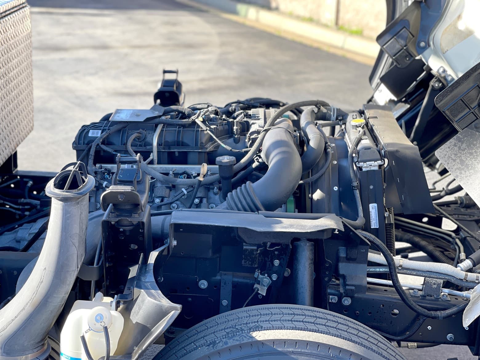 2016 Isuzu NPR CDU Container Delivery