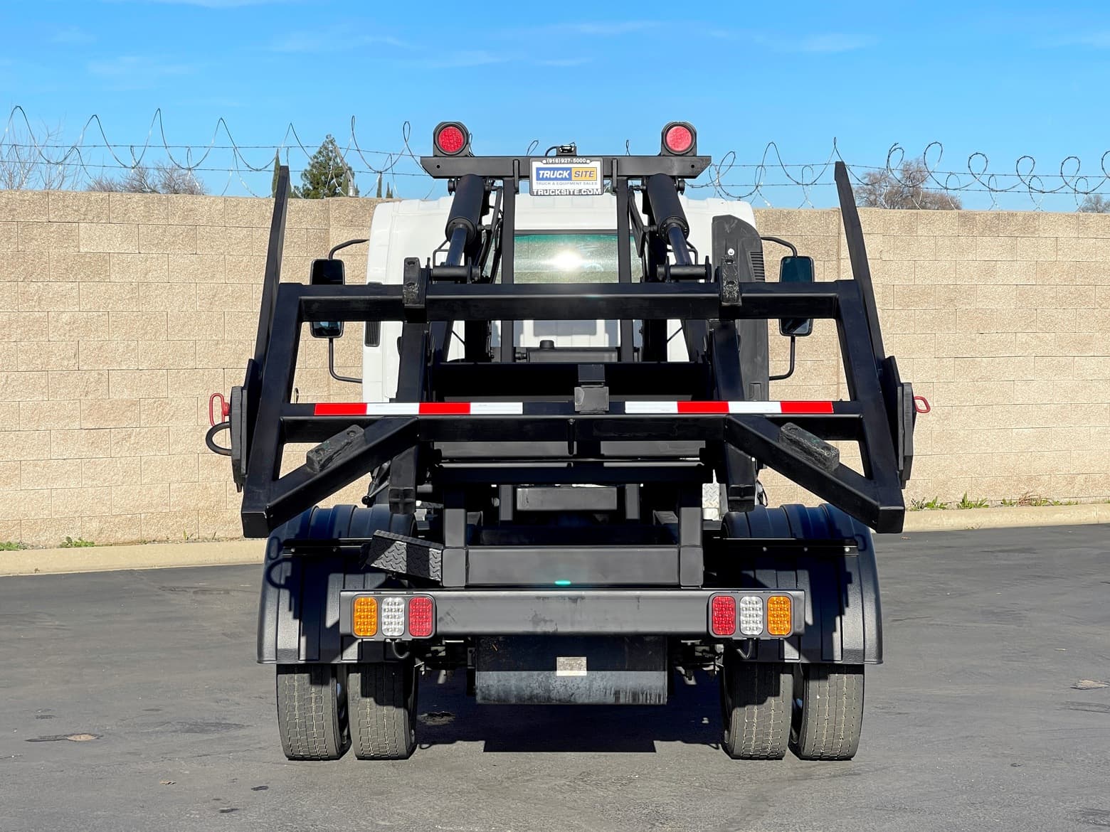 2016 Isuzu NPR CDU Container Delivery