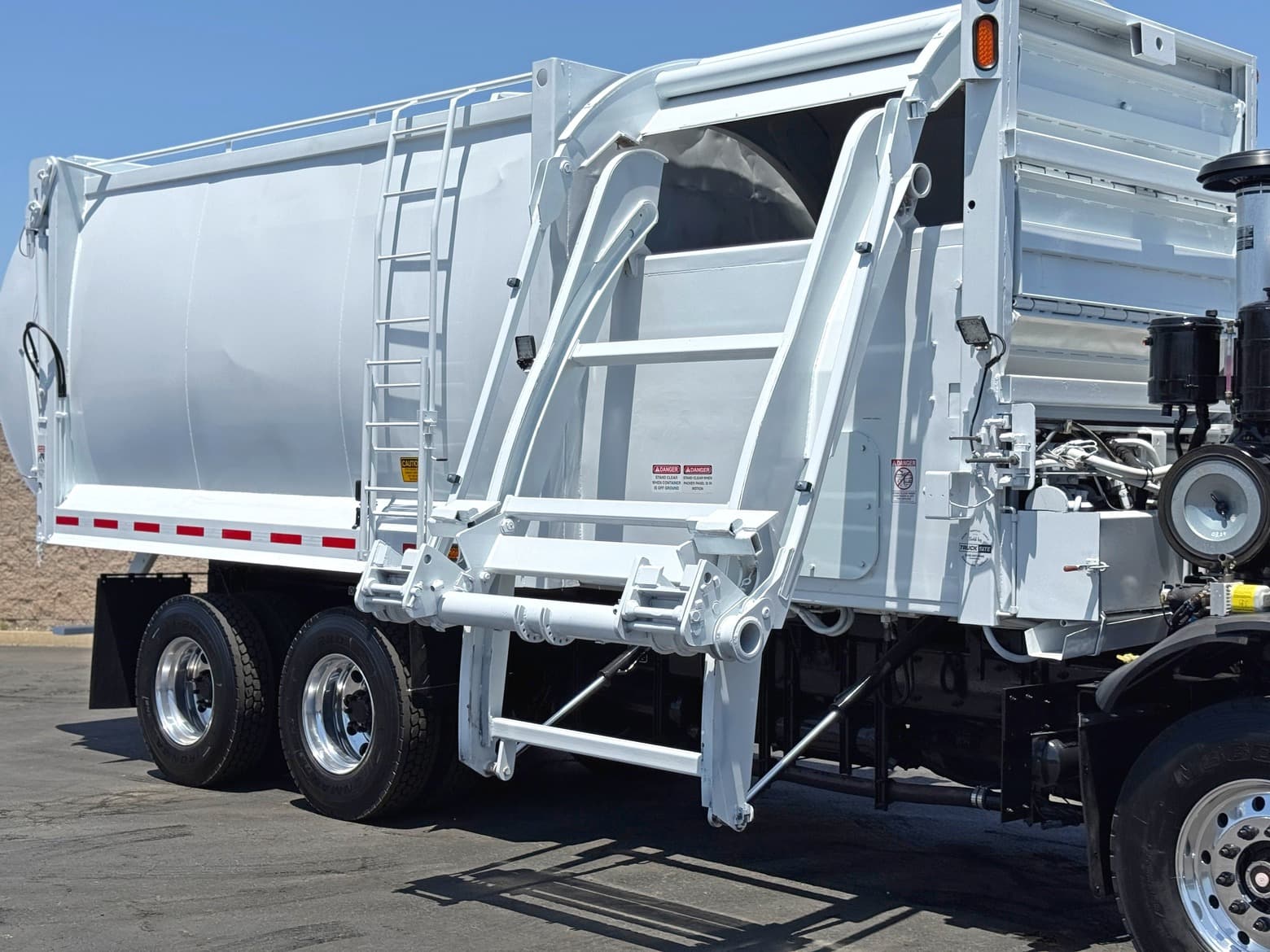 2012 Peterbilt 31 YD Kann Commercial Side Load Garbage Truck