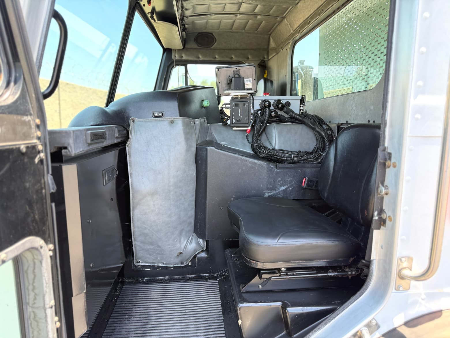 2012 Peterbilt 31 YD Kann Commercial Side Load Garbage Truck