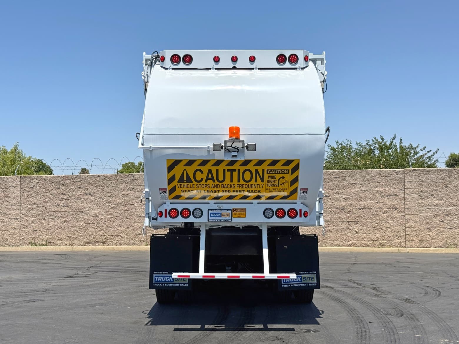 2012 Peterbilt 31 YD Kann Commercial Side Load Garbage Truck