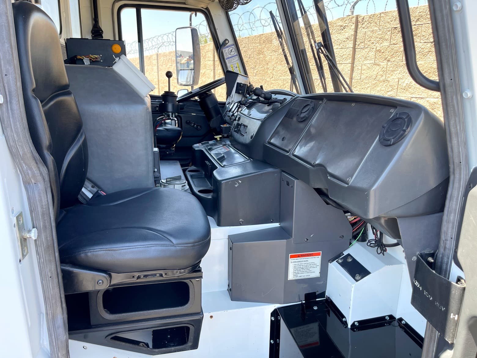 2014 CCC LET McNeilus CNG 40 YD Front Load Garbage Truck