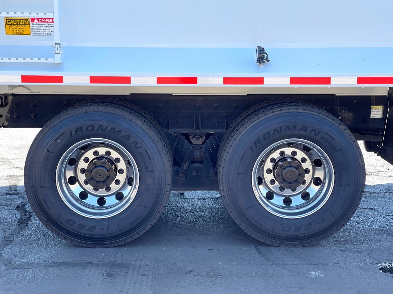 2014 CCC LET McNeilus CNG 40 YD Front Load Garbage Truck