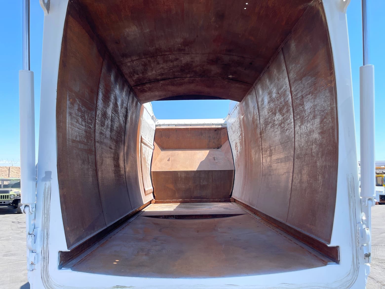 2014 CCC LET McNeilus CNG 40 YD Front Load Garbage Truck