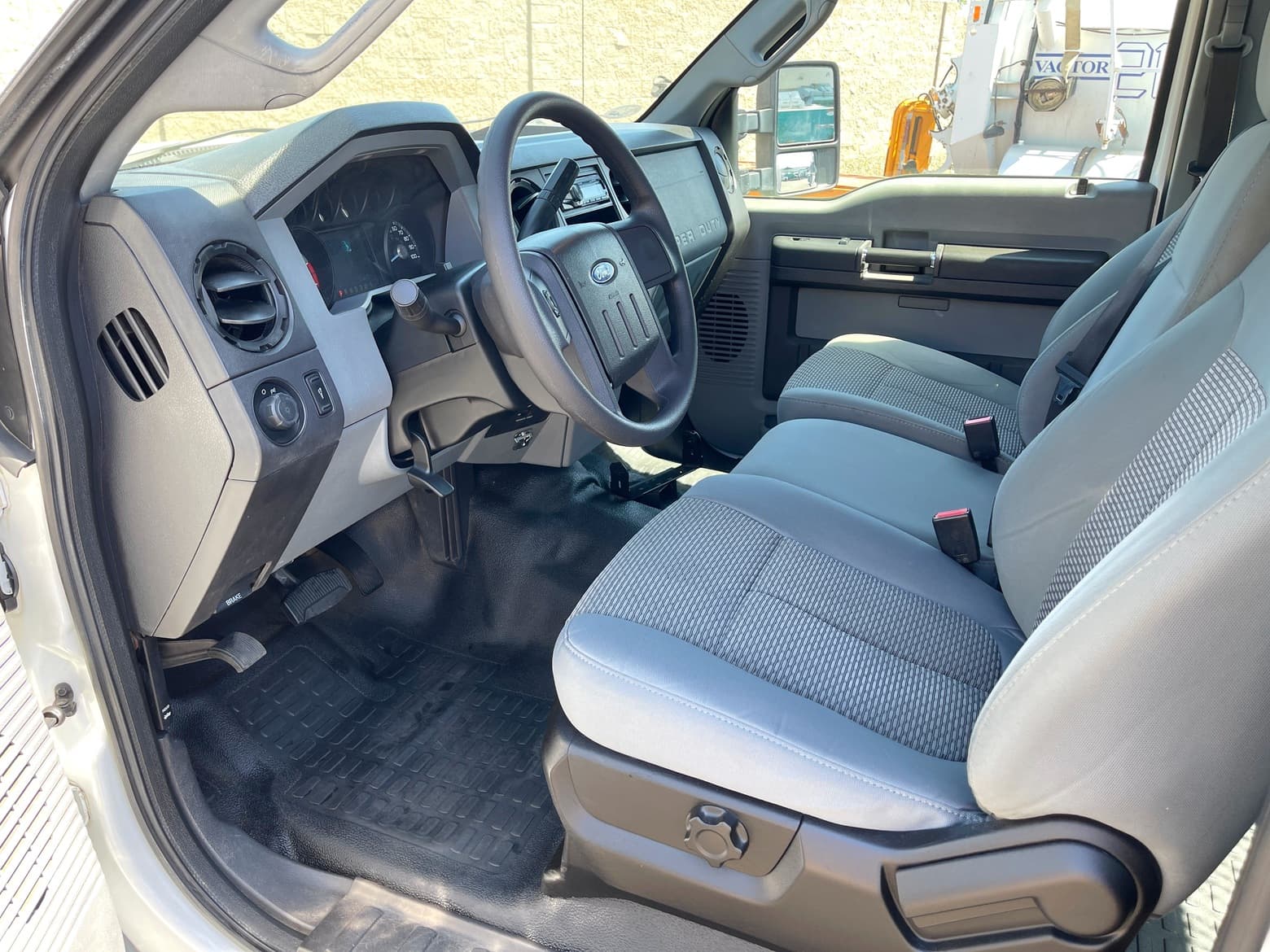 2011 Ford F450 Extended Cab Service Truck with Crane