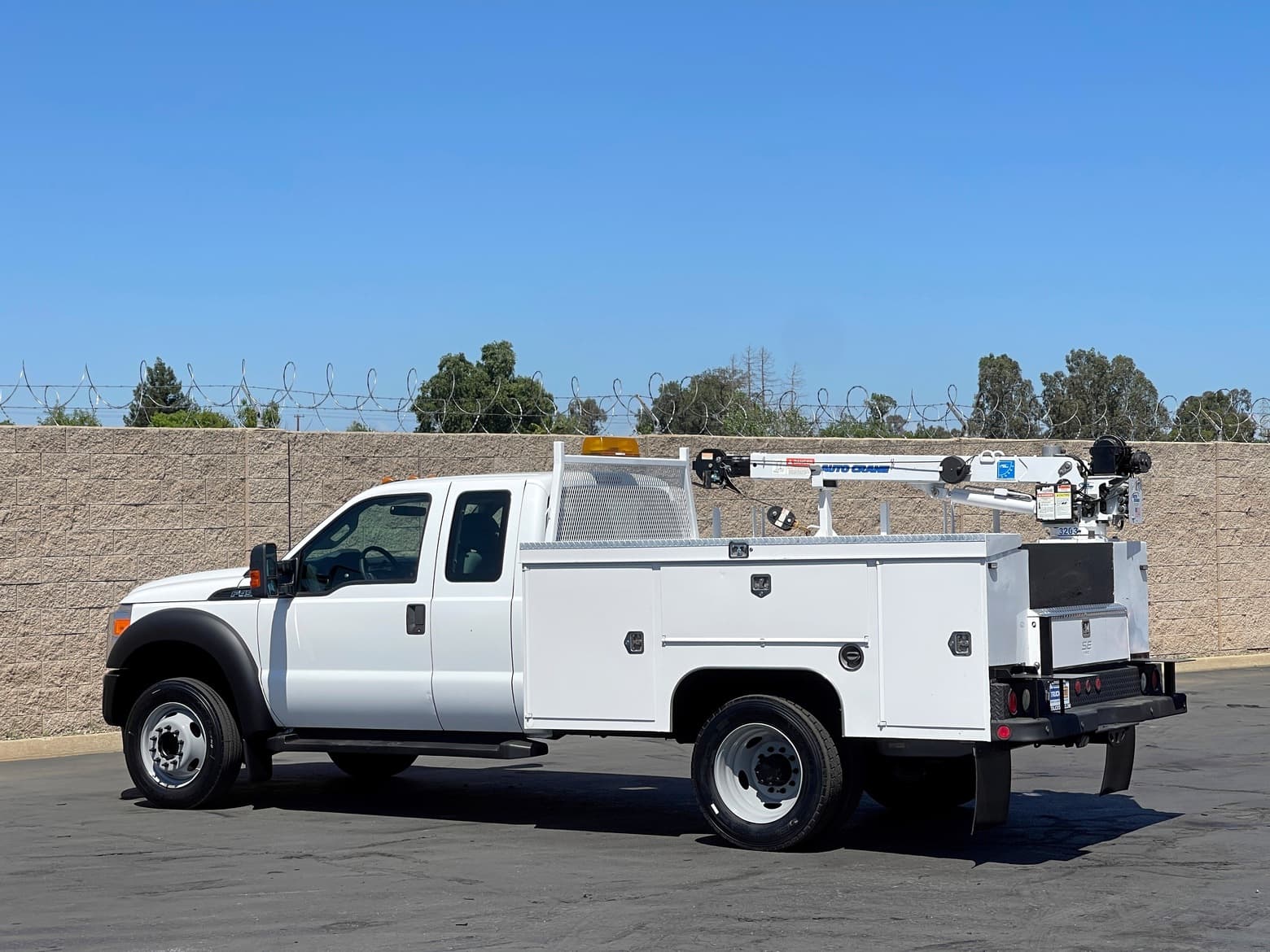 2011 Ford F450 Extended Cab Service Truck with Crane