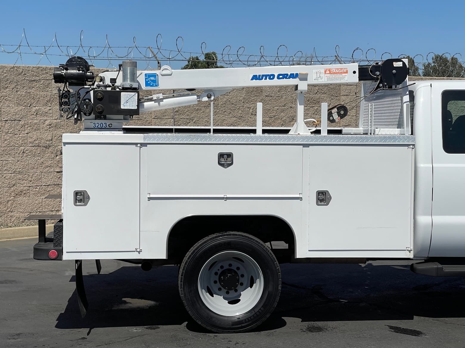 2011 Ford F450 Extended Cab Service Truck with Crane